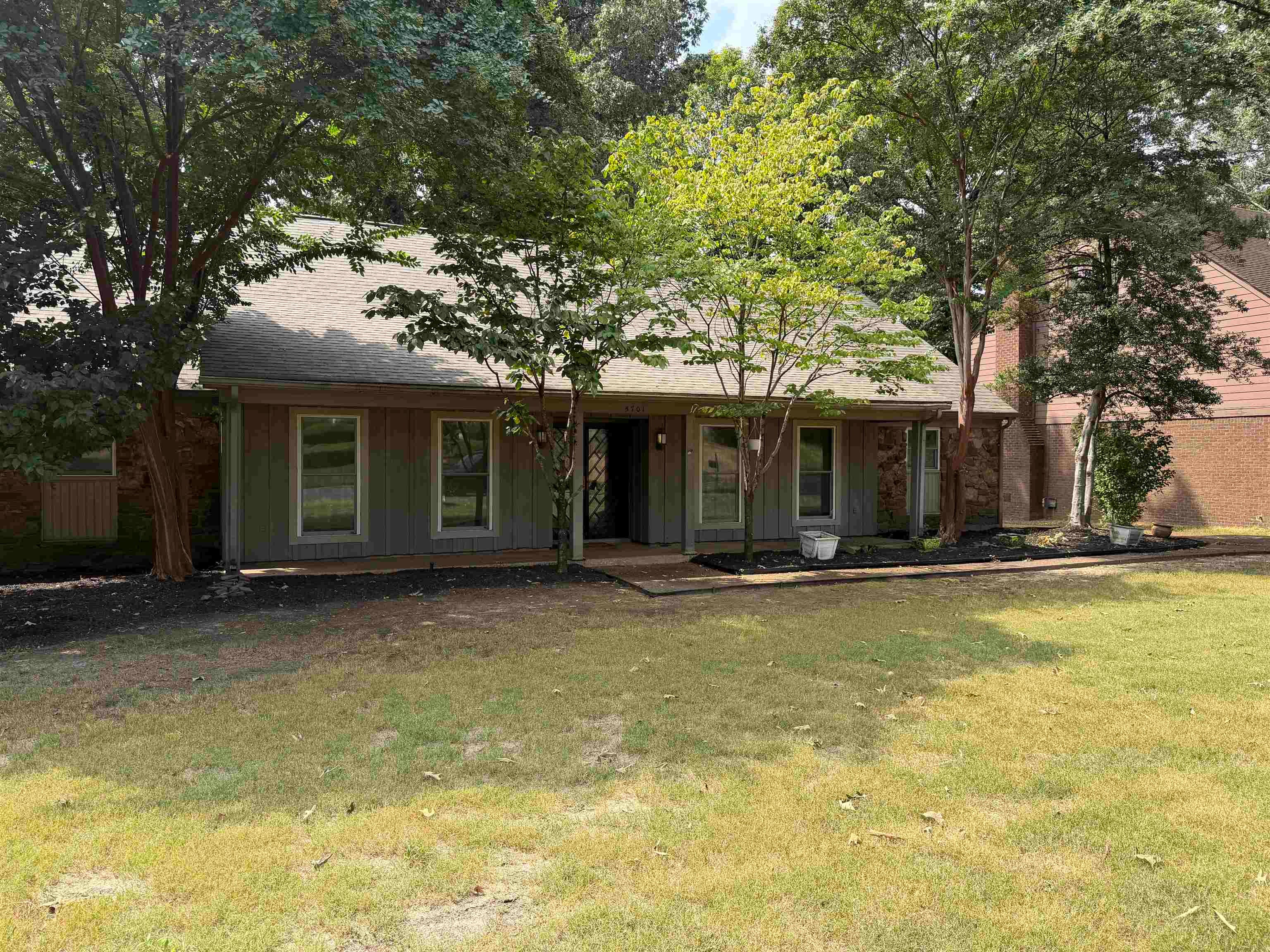 5701 Ashley Sq — photo