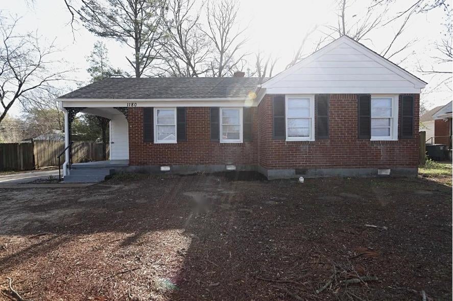1180 Russwood Rd — photo