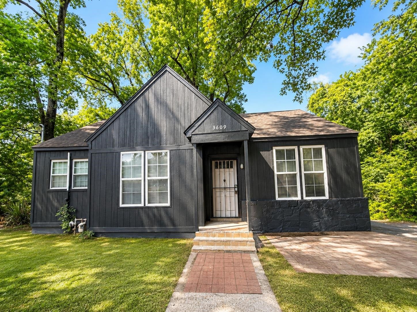 3609 Overton Crossing St — photo