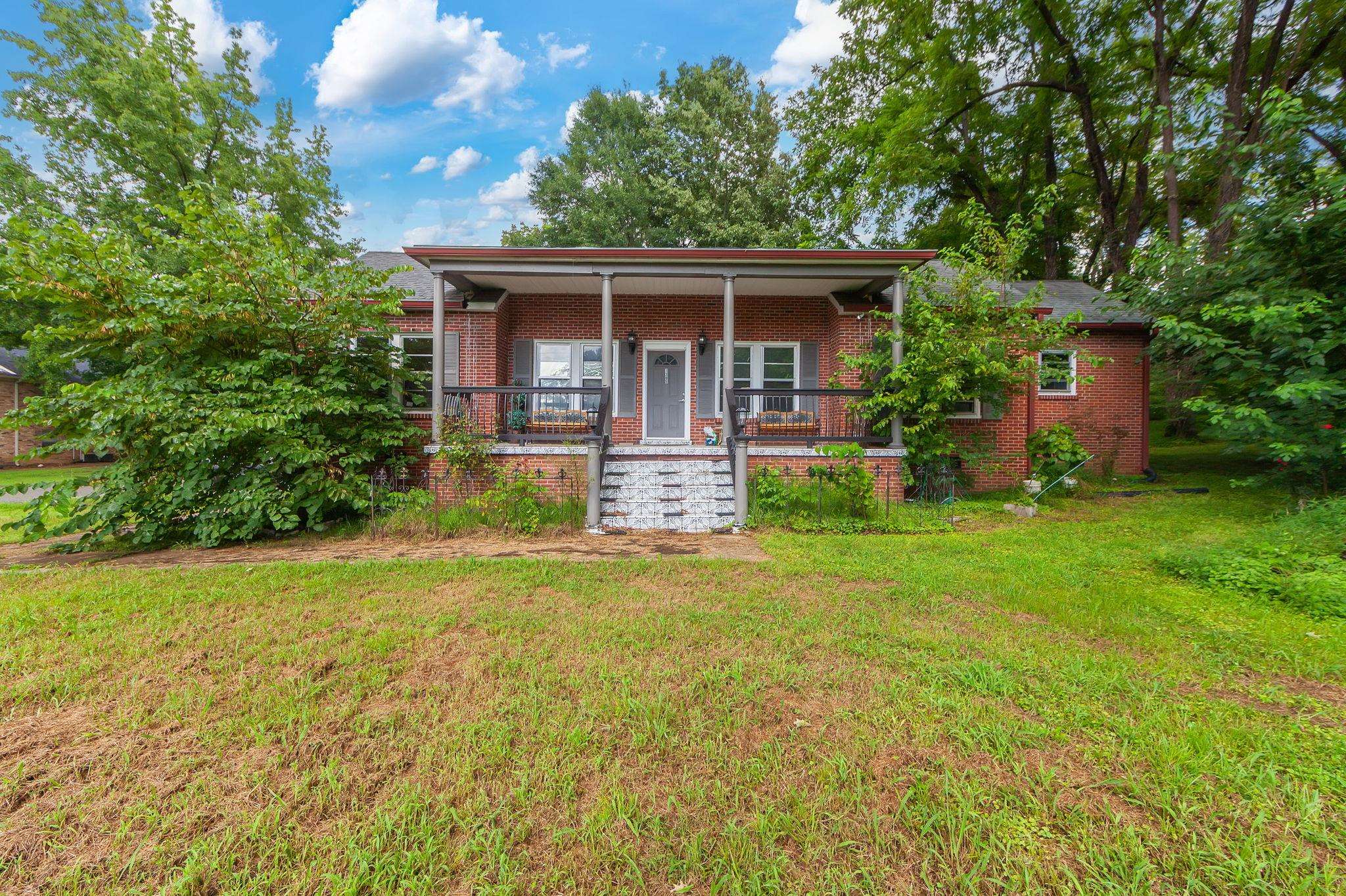 1305 Hollywood Dr — photo