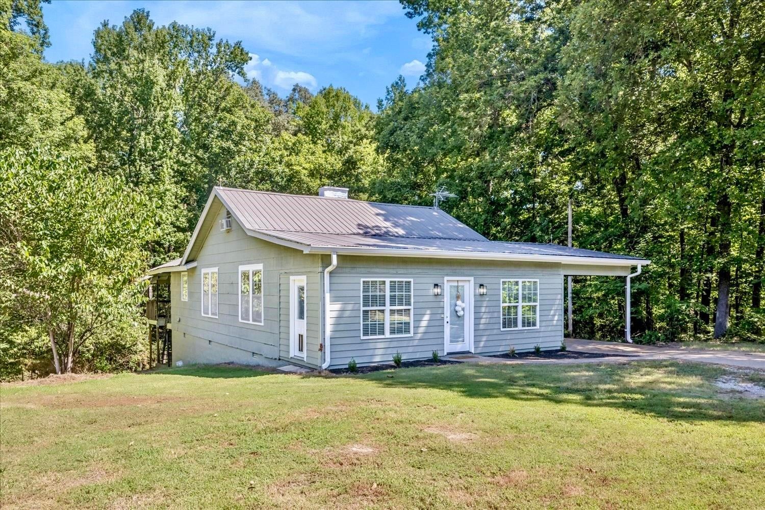 200 Gordon Dr — photo