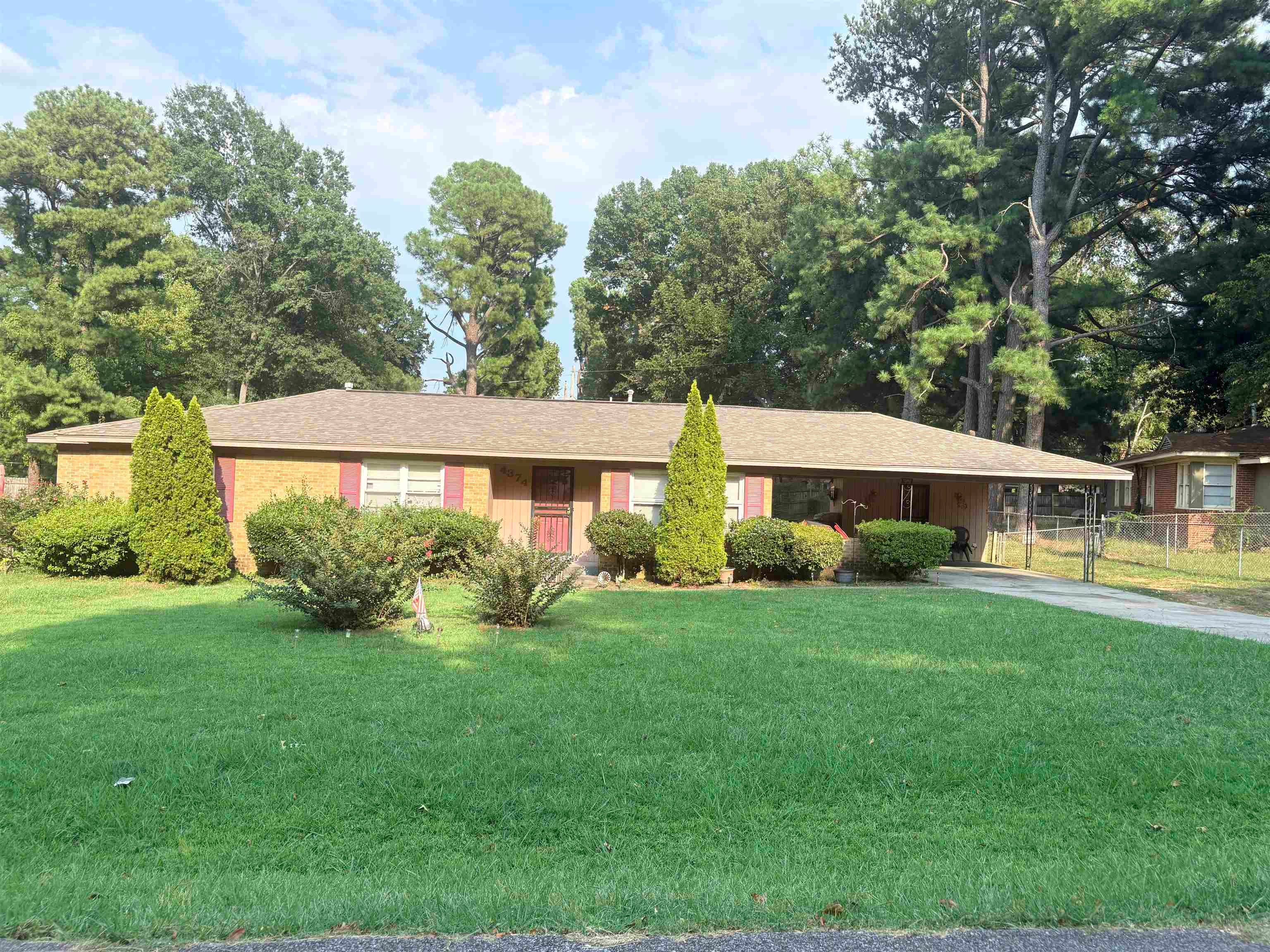 4374 Ridgewood Rd — photo
