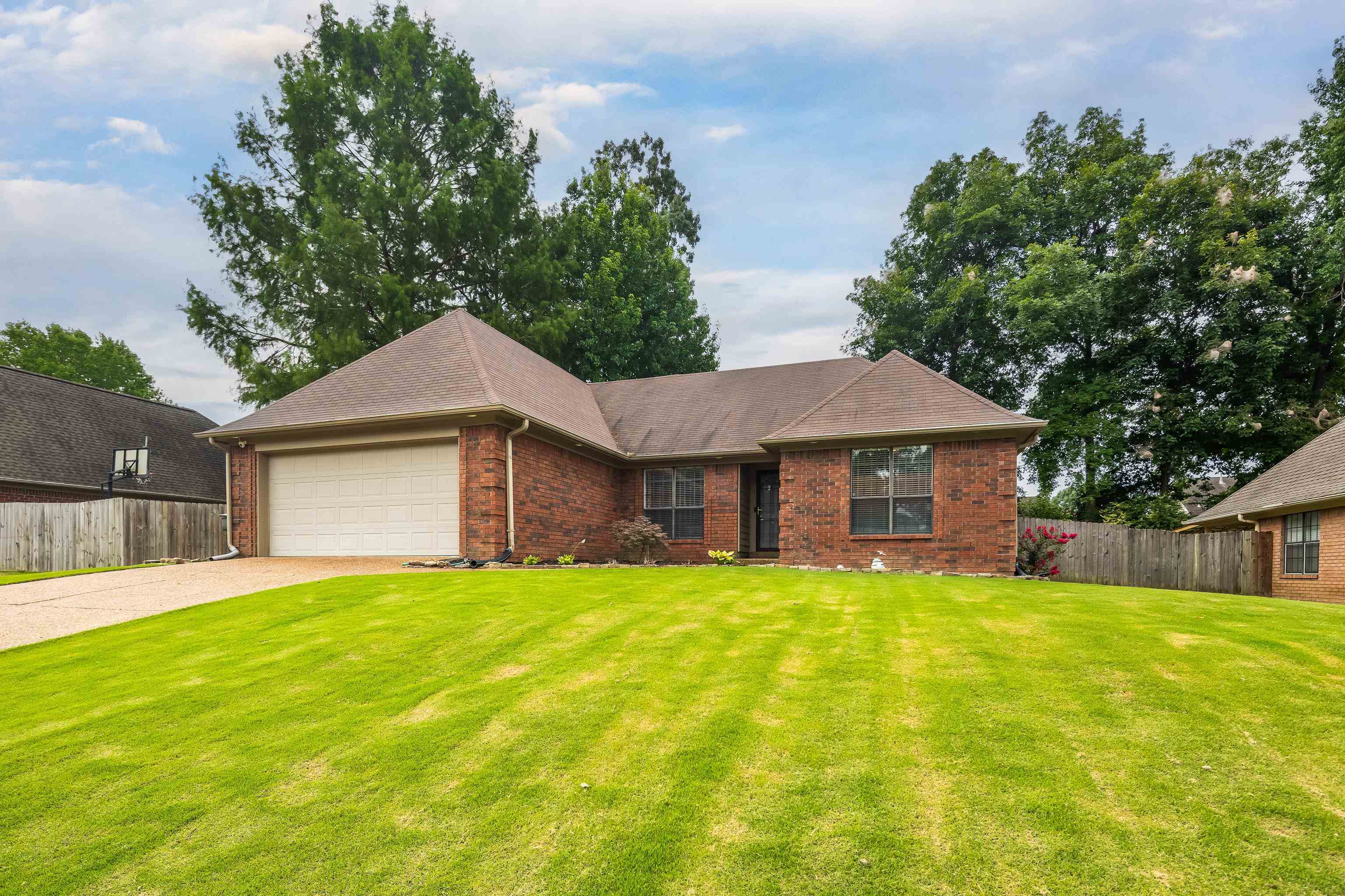 7685 Shadow Hills Dr — photo