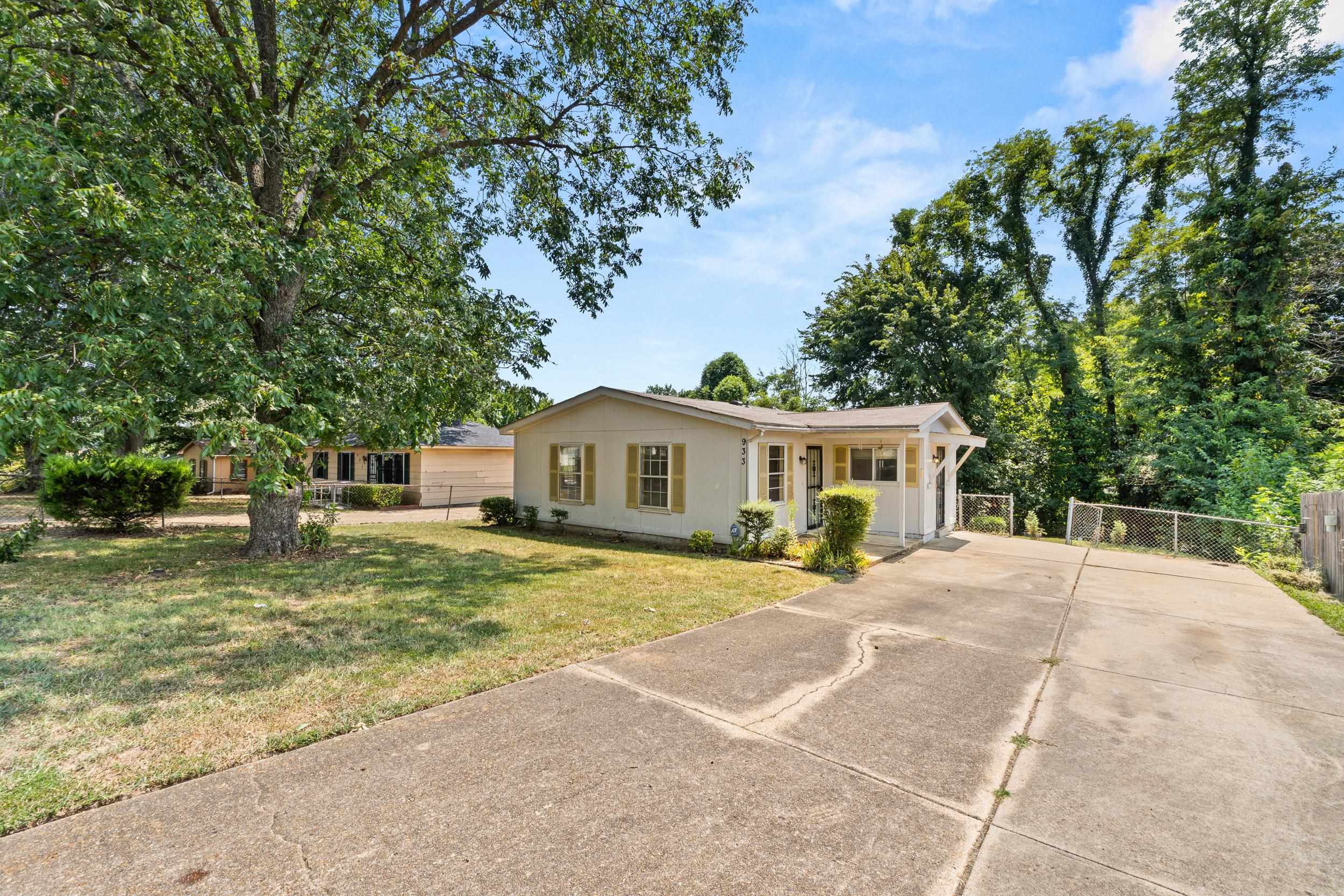 933 Western Park Dr — photo