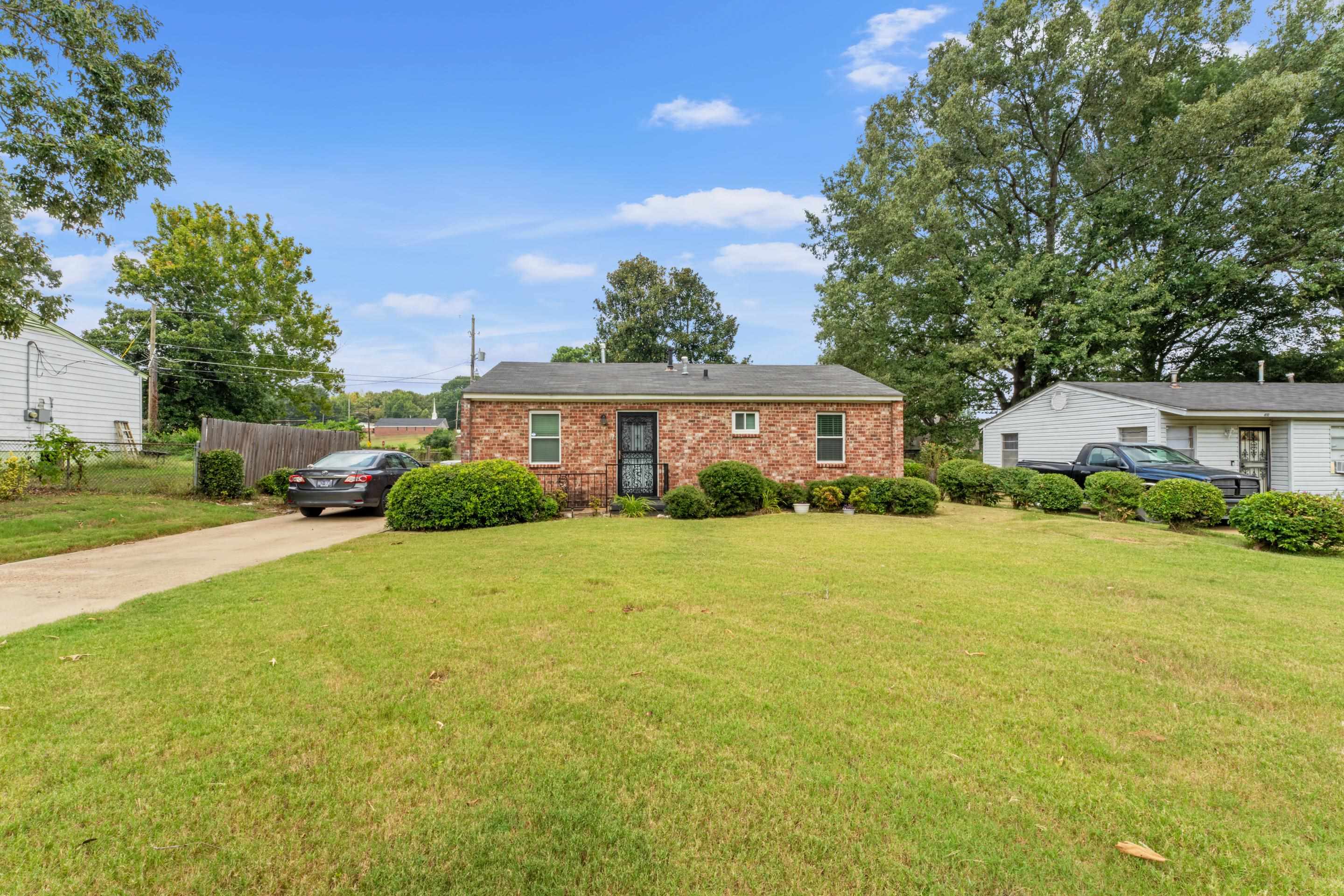 416 W Holmes Rd — photo