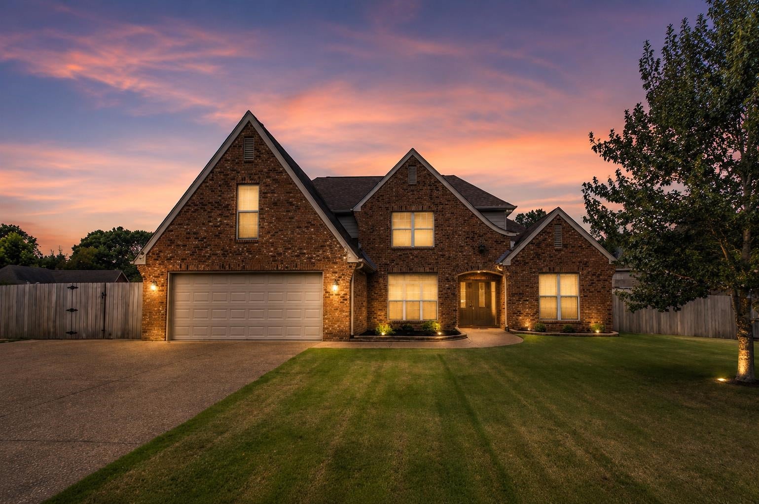 12348 Darton Dr — photo