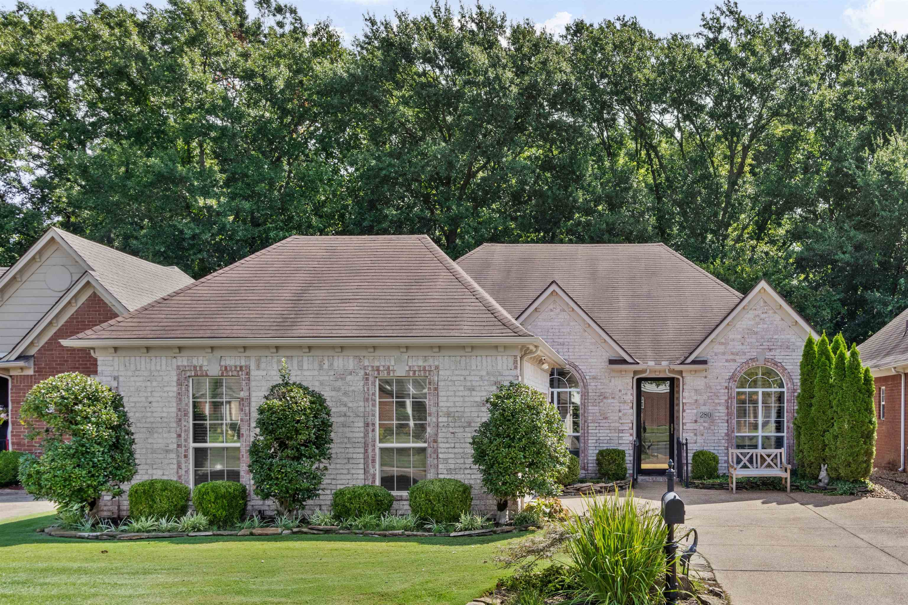 280 Fountain River Dr — photo