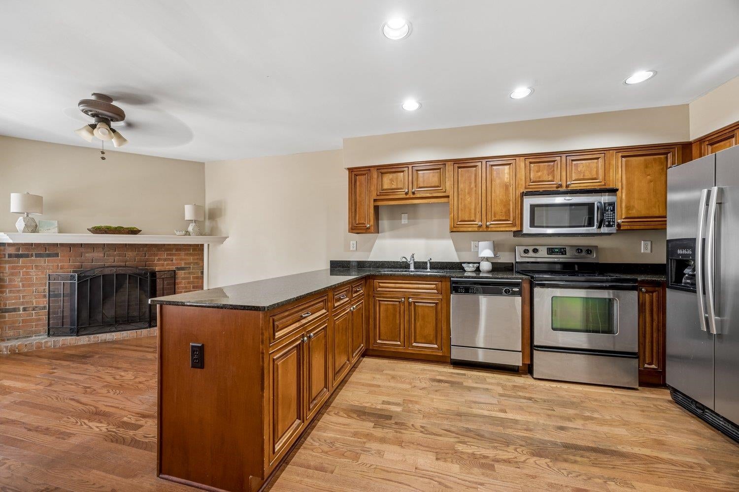 1685 Regents Park Dr B — photo