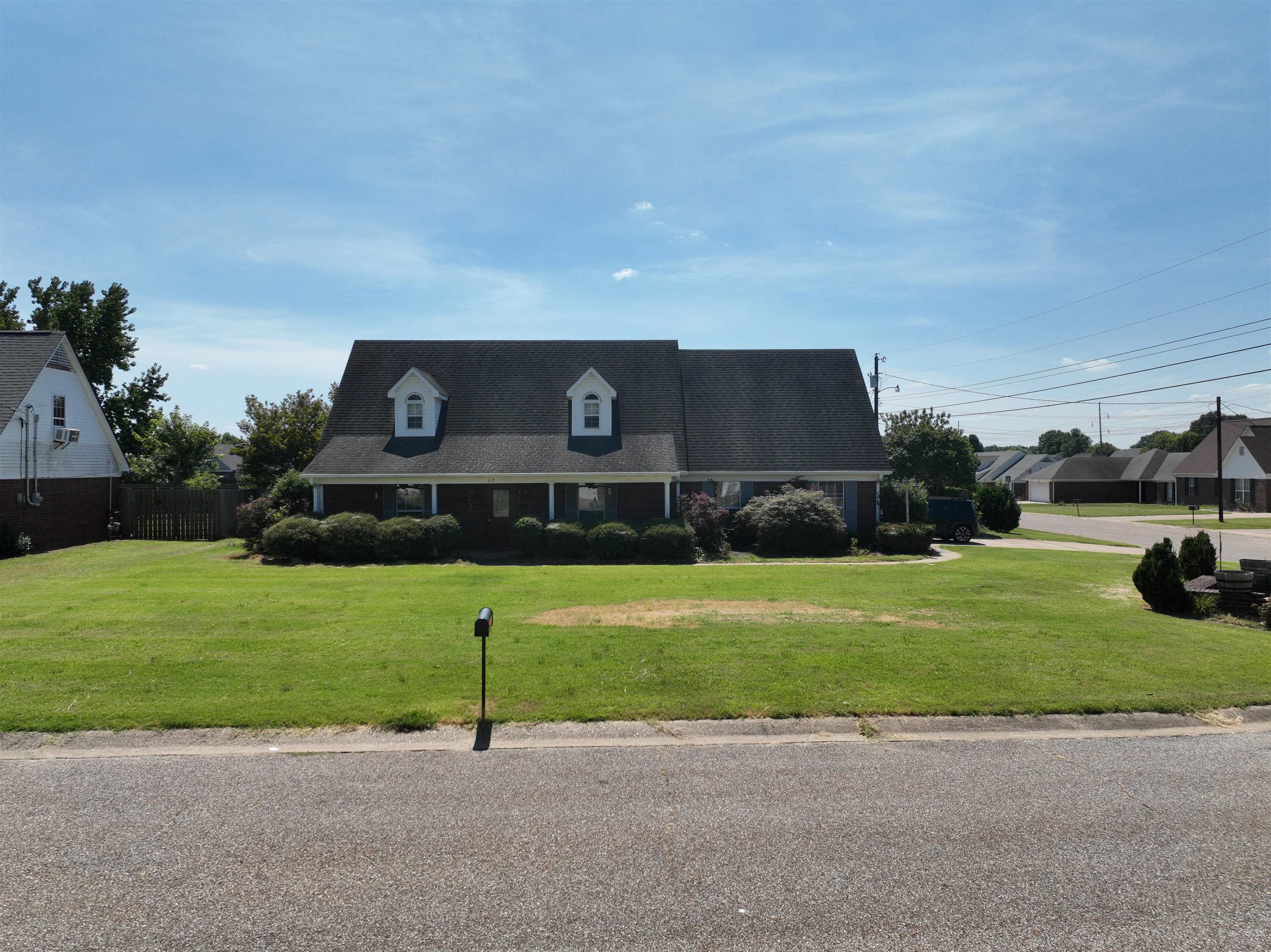 81 Woodchase Dr — photo