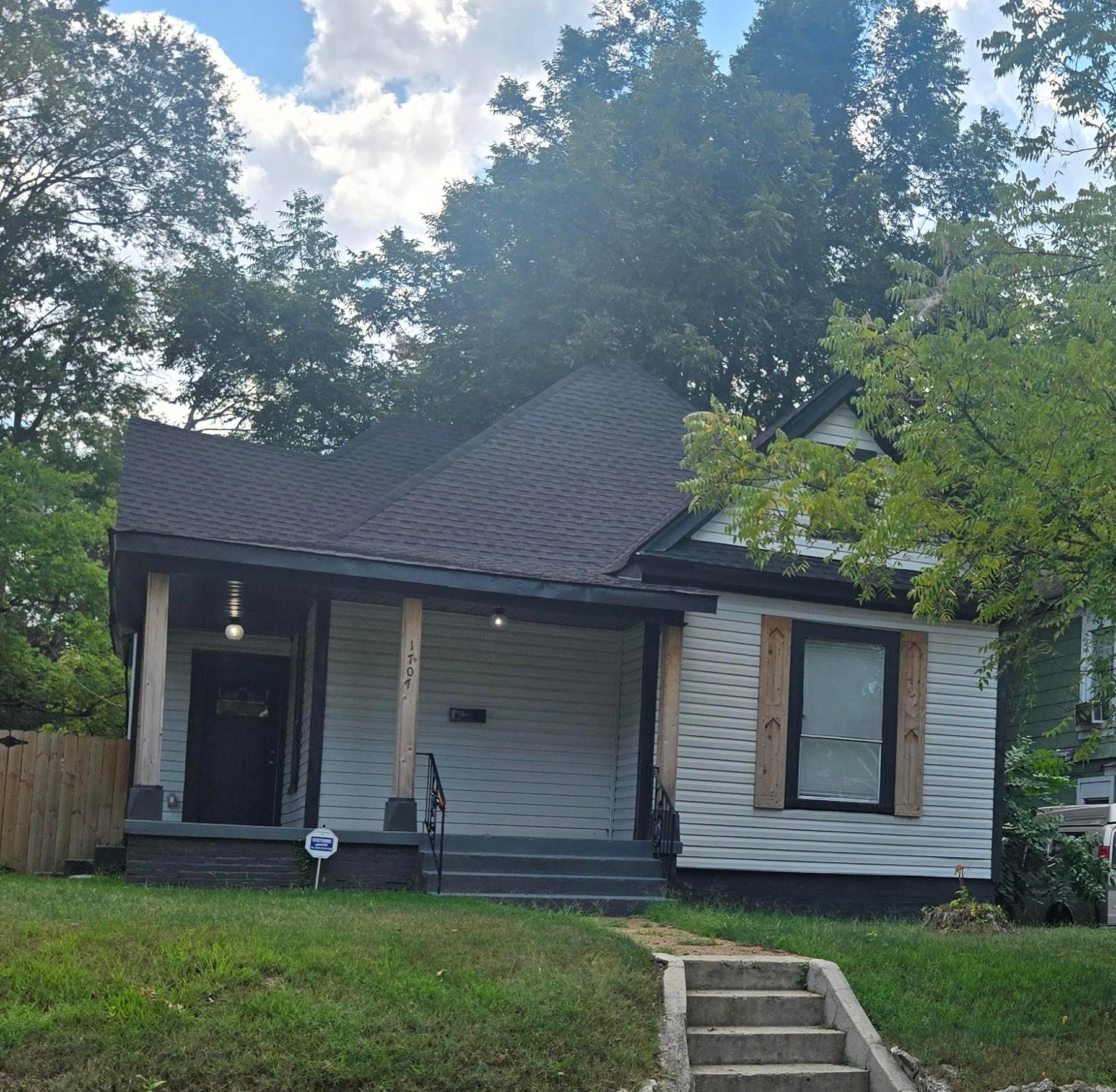 1707 Nelson Ave — photo