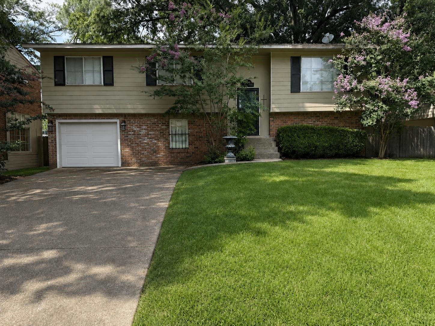 4184 Lansford Dr — photo