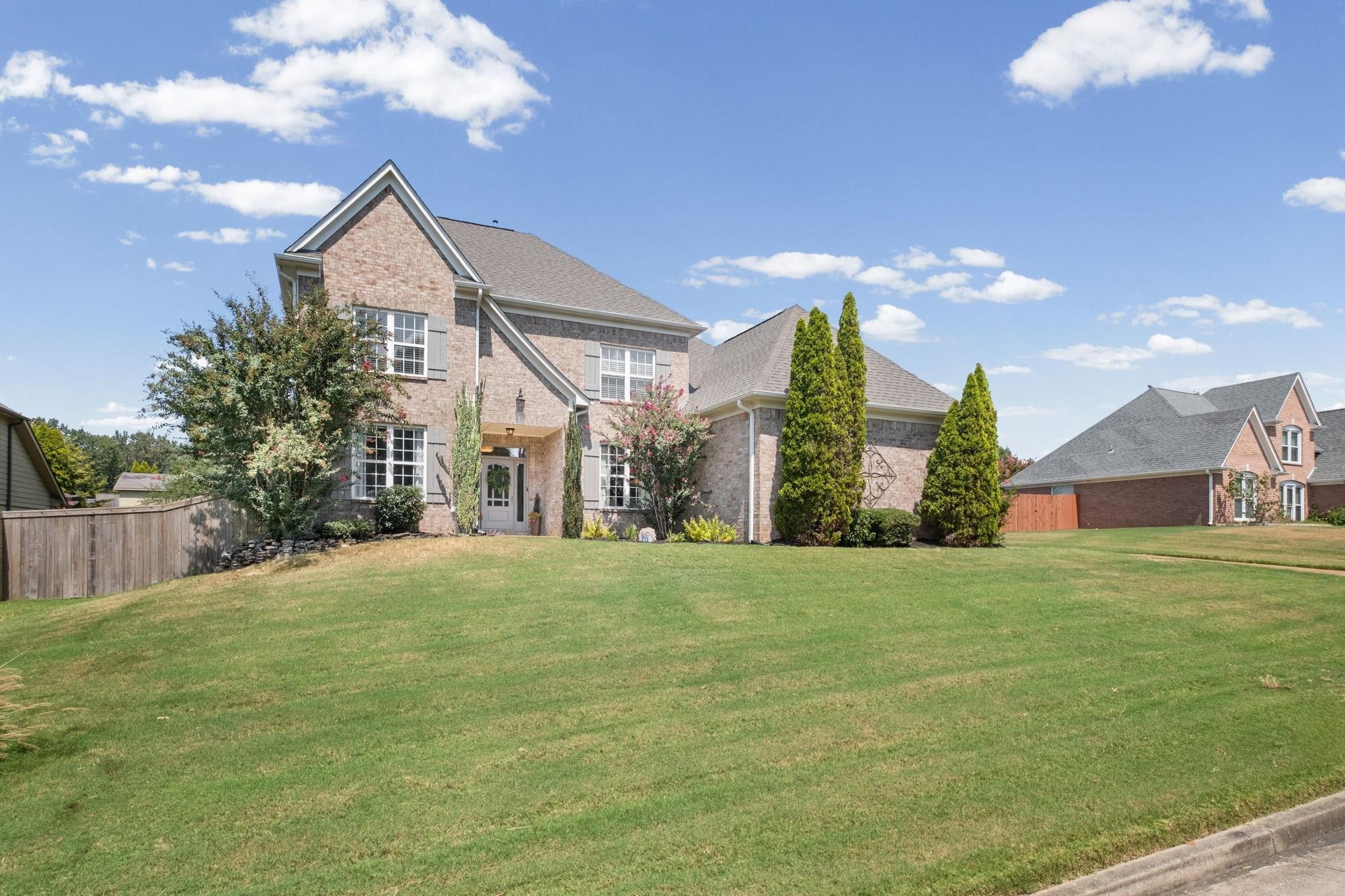 9424 Laurel Hill Dr — photo