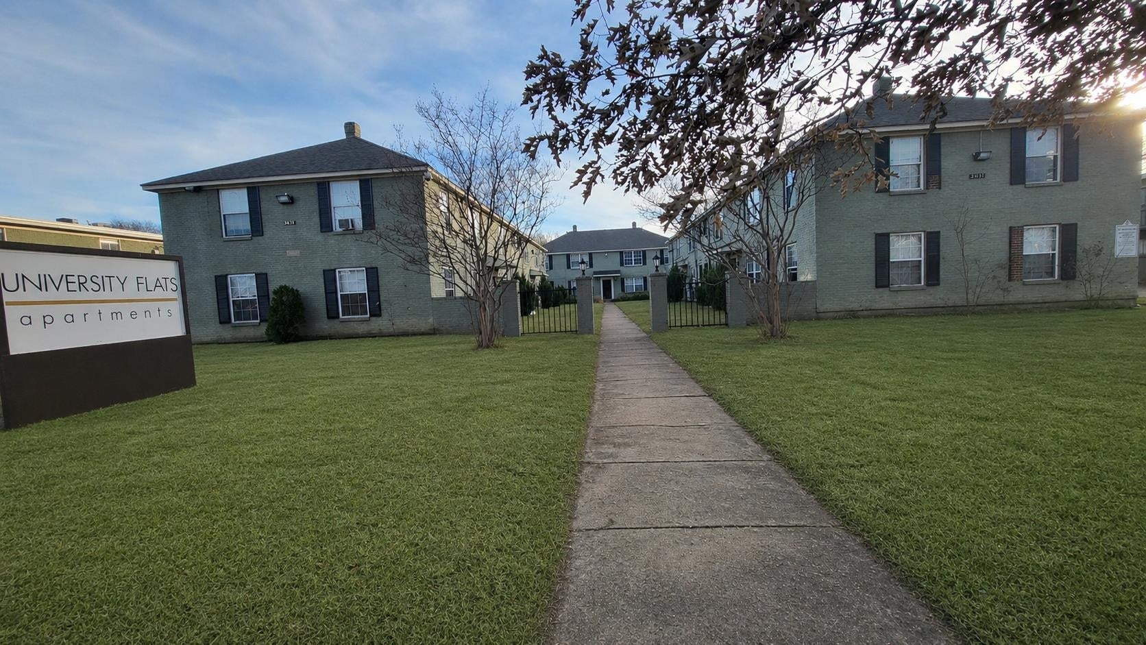 3453 Southern Ave 202 — photo