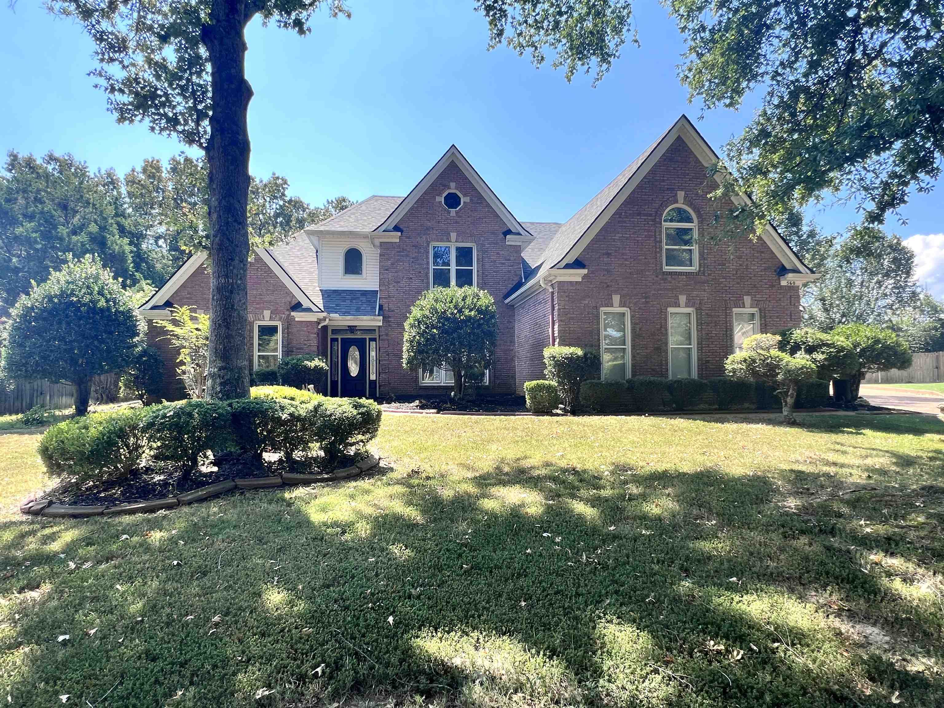 560 Windsor Park CV — photo