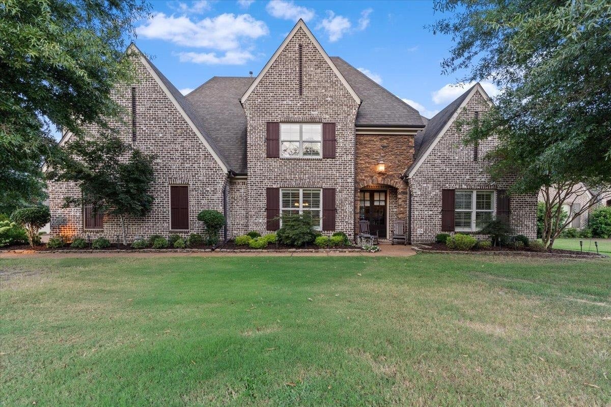 210 Saunders Creek Cir — photo