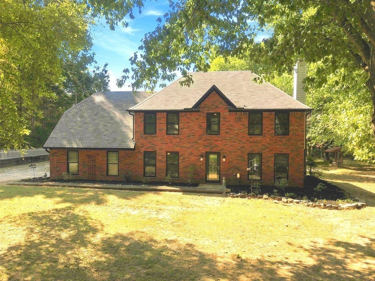 1285 Donelson Dr — photo