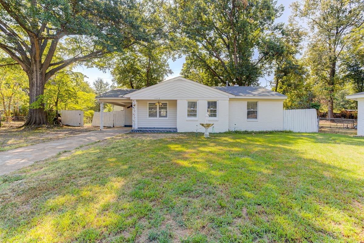 3642 Cromwell CV — photo