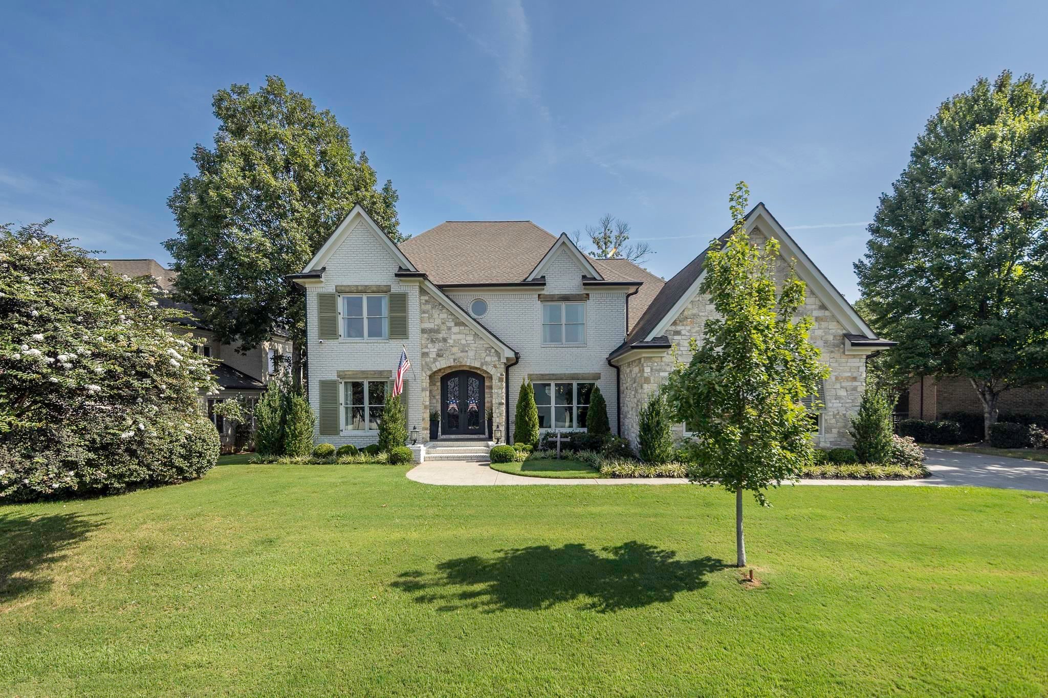 10034 Pointe CV — photo