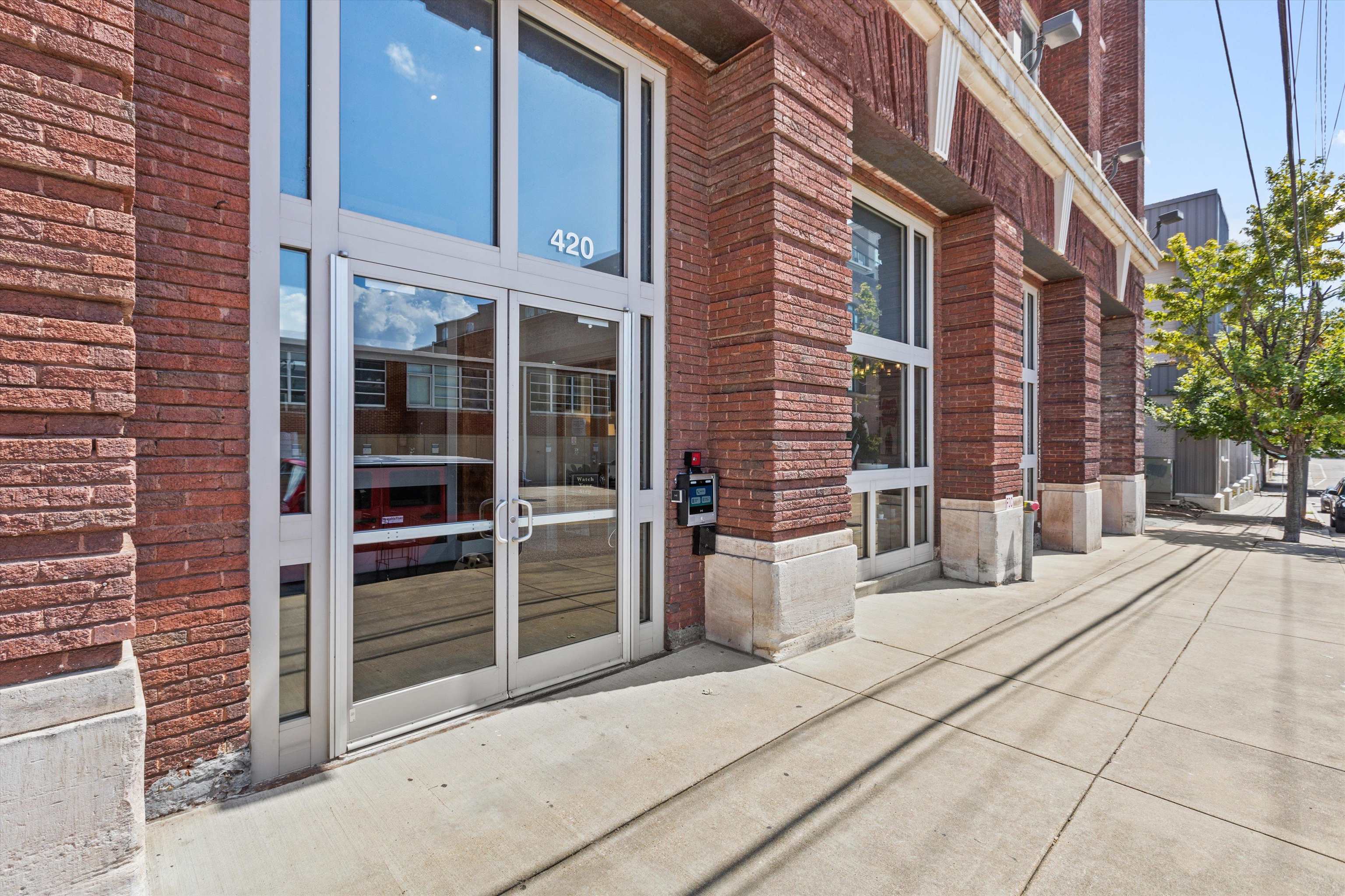 420 S Front St 405 — photo