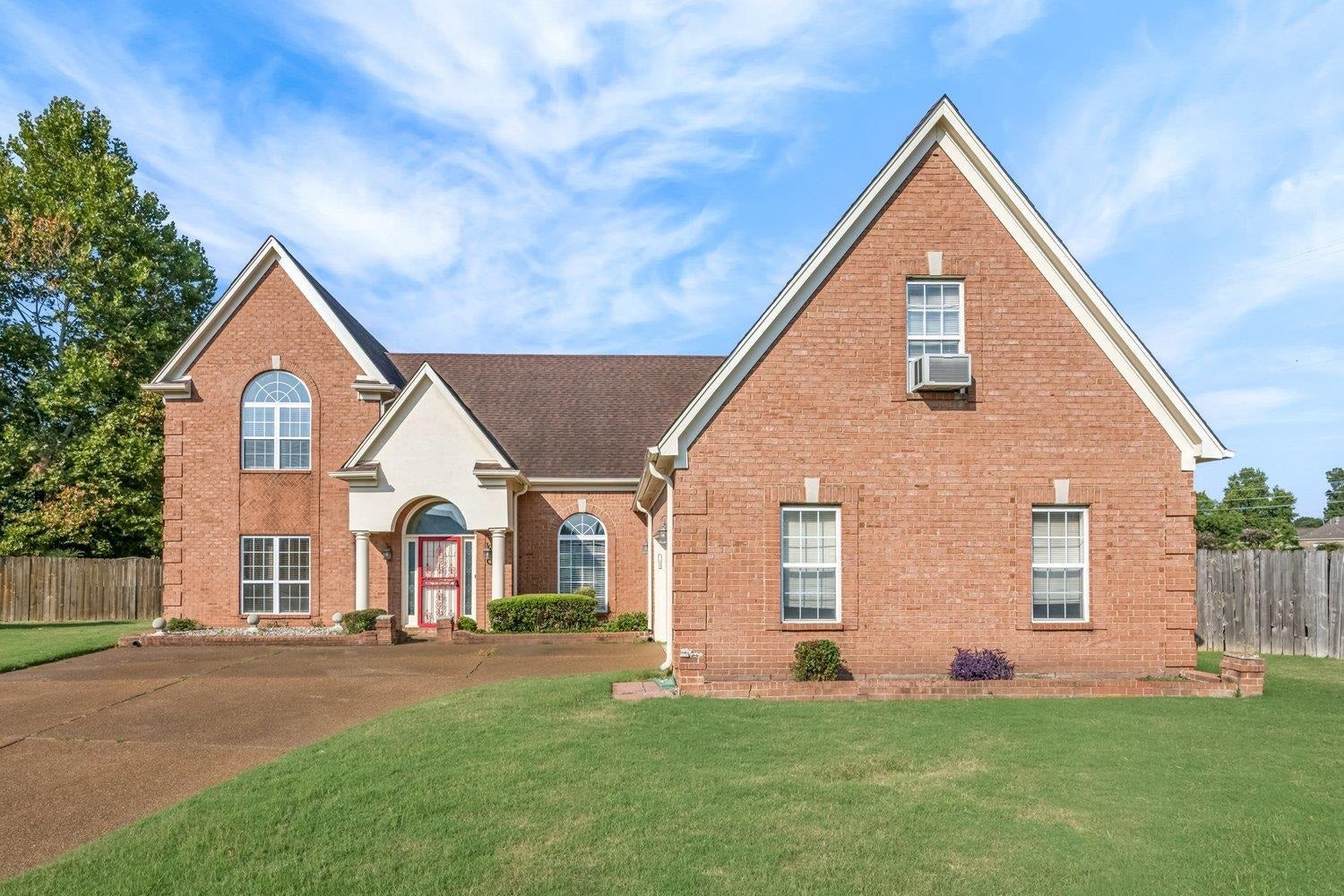 8561 Bay Orchard Ln — photo