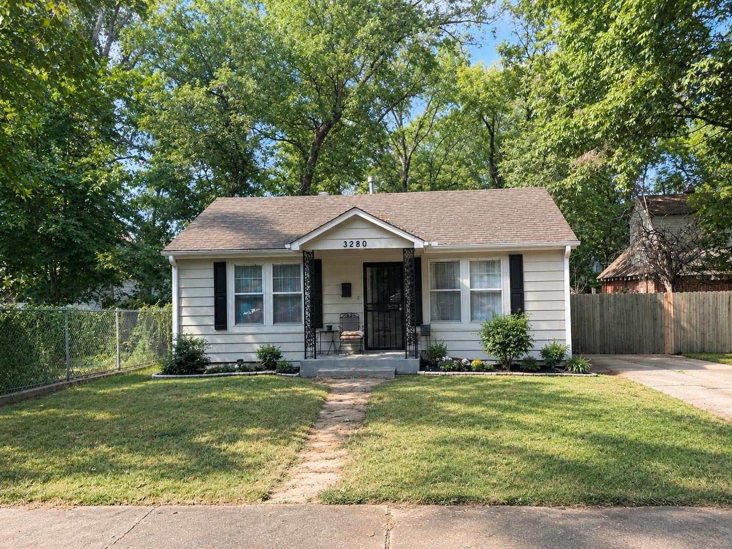 3280 Carrington Ave — photo
