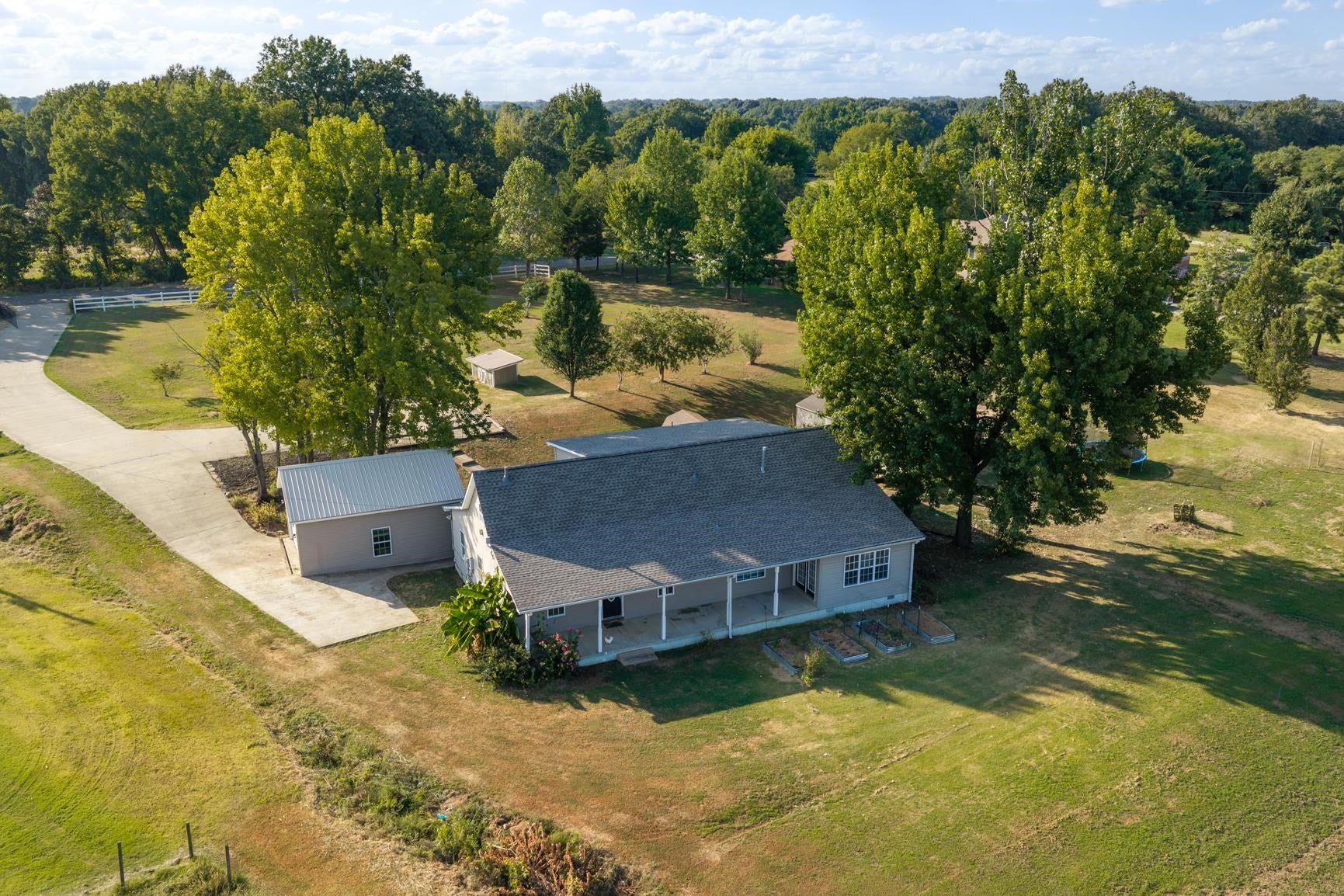 420 Sanford Rd — photo