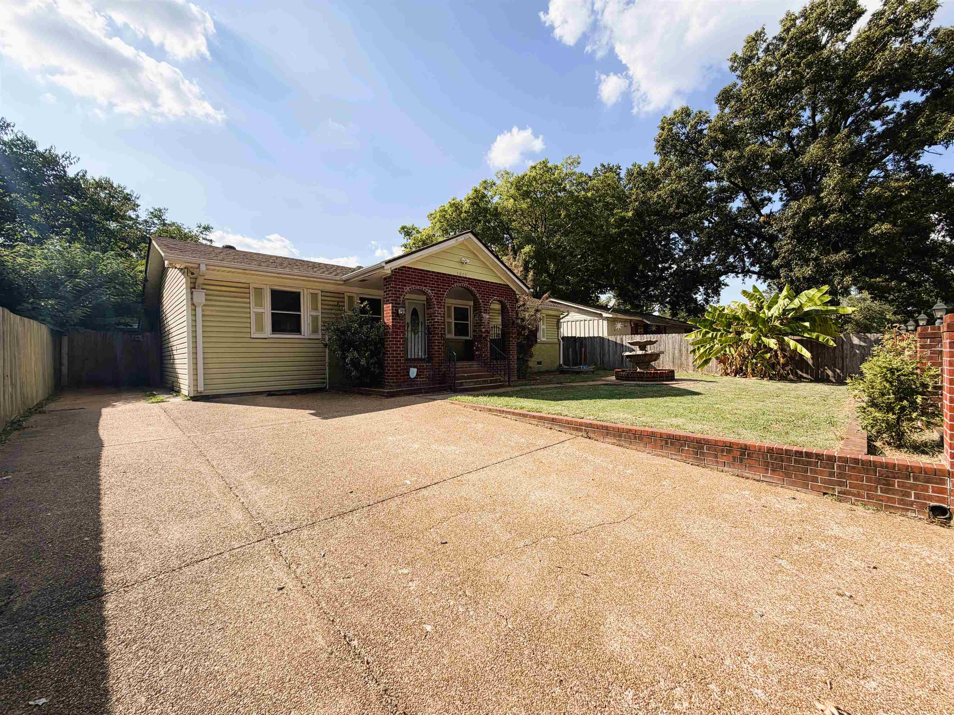 1903 Capri Rd — photo