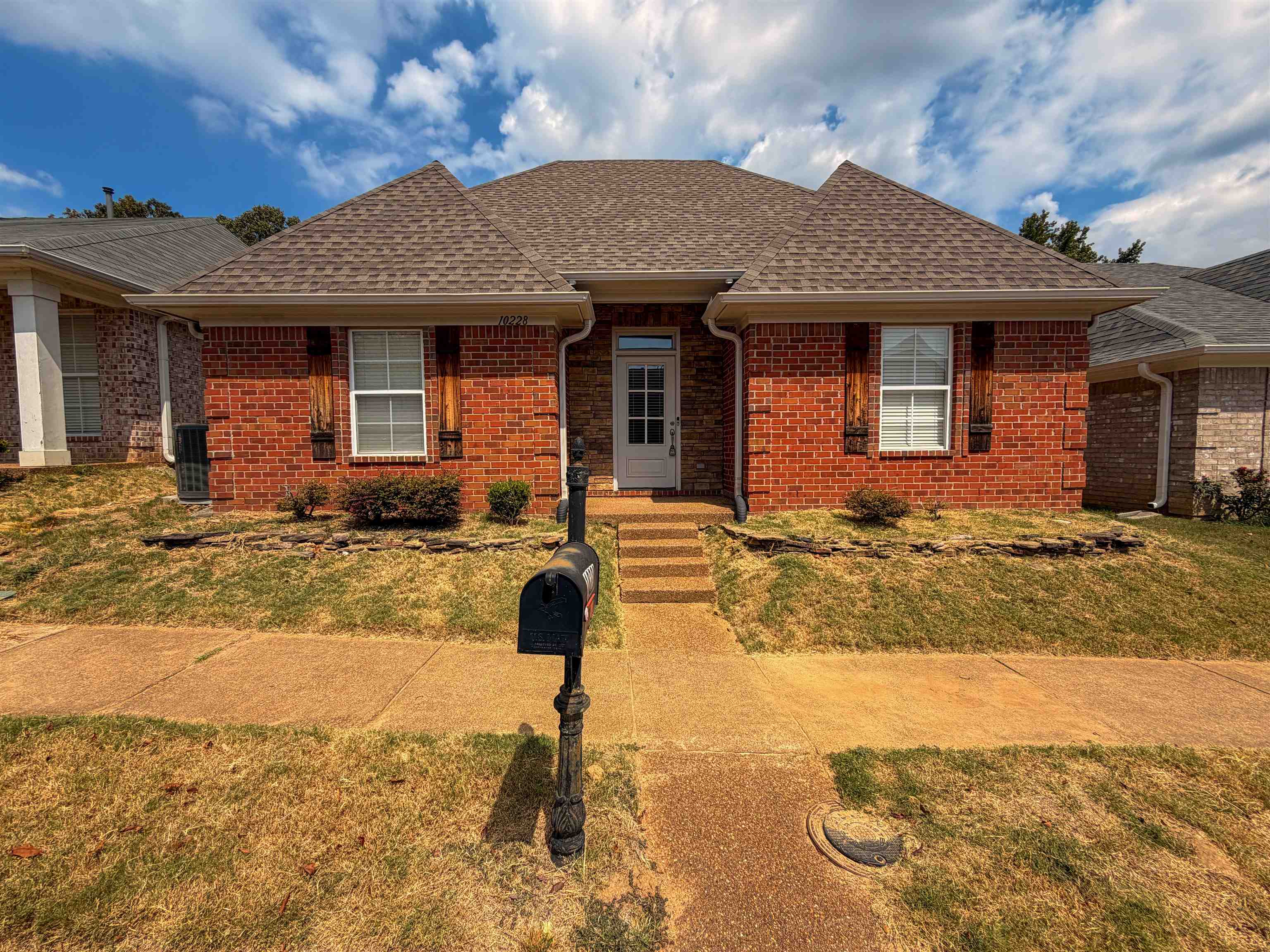 10228 Morning Hill Dr — photo