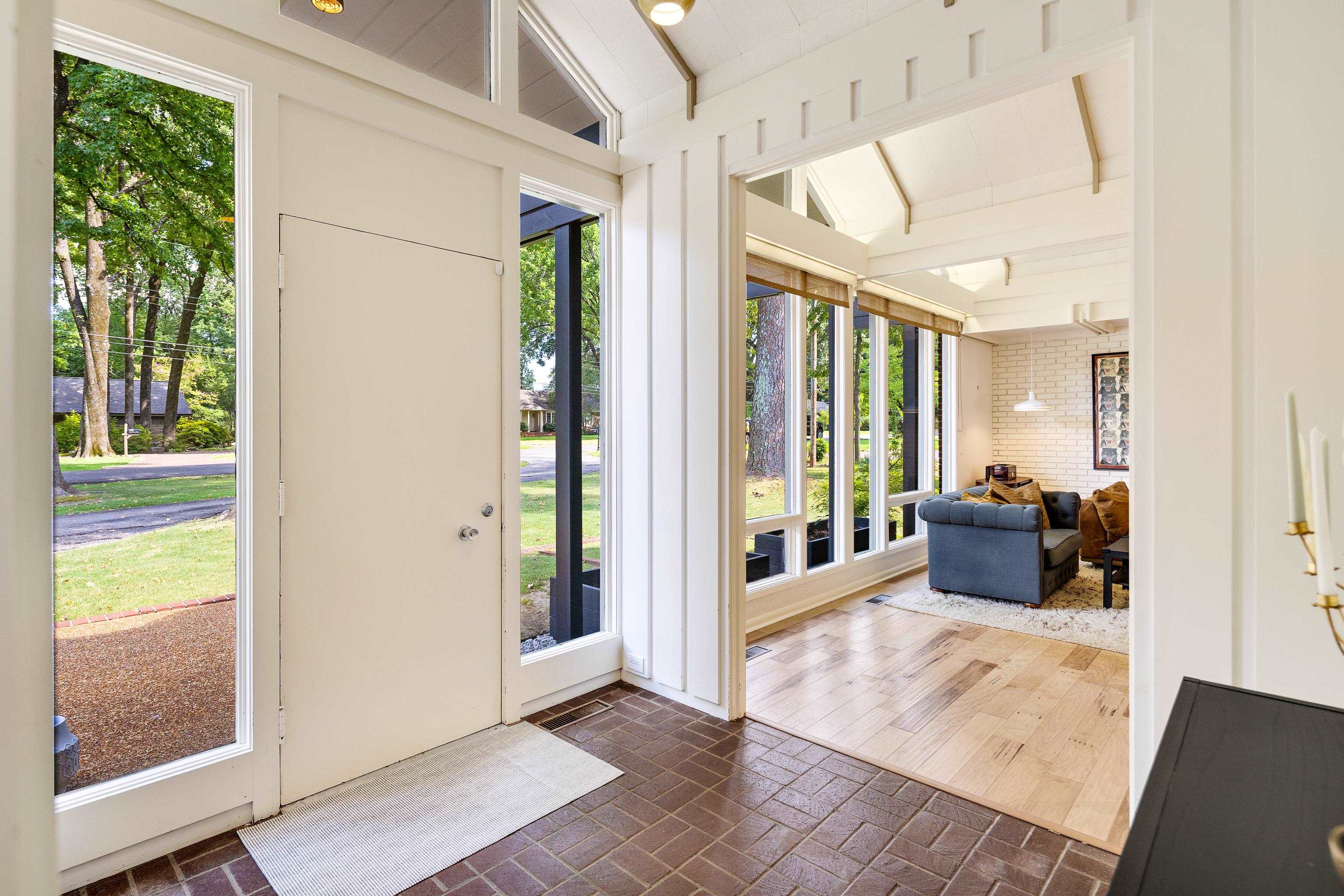 431 E Erwin Dr, Memphis, TN 38117 — photo 3