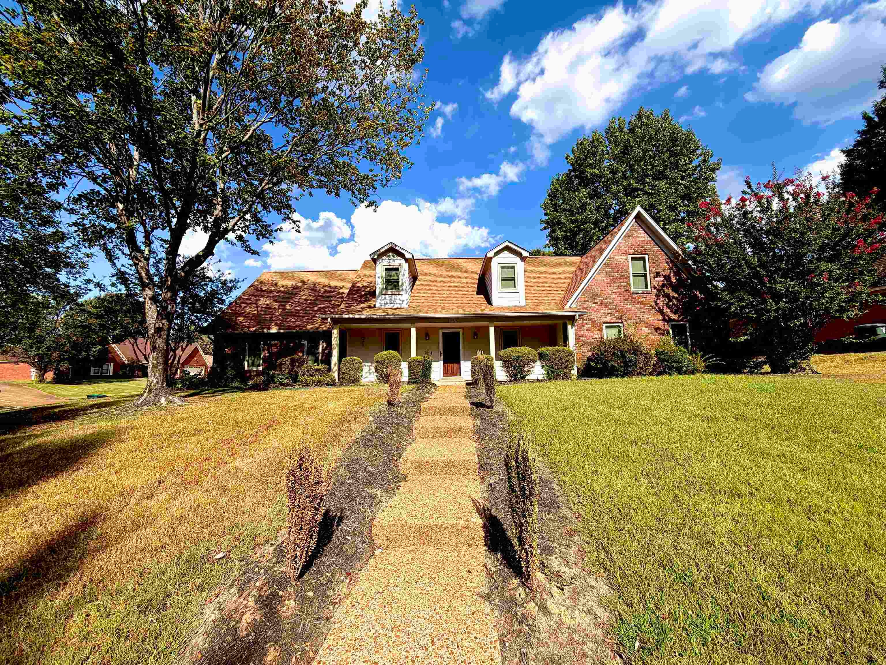 1466 Fox Trace Dr — photo