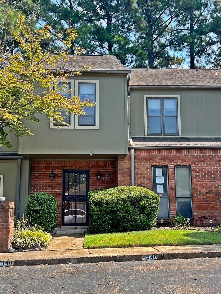 4040 Graham Oaks Ct 21 — photo