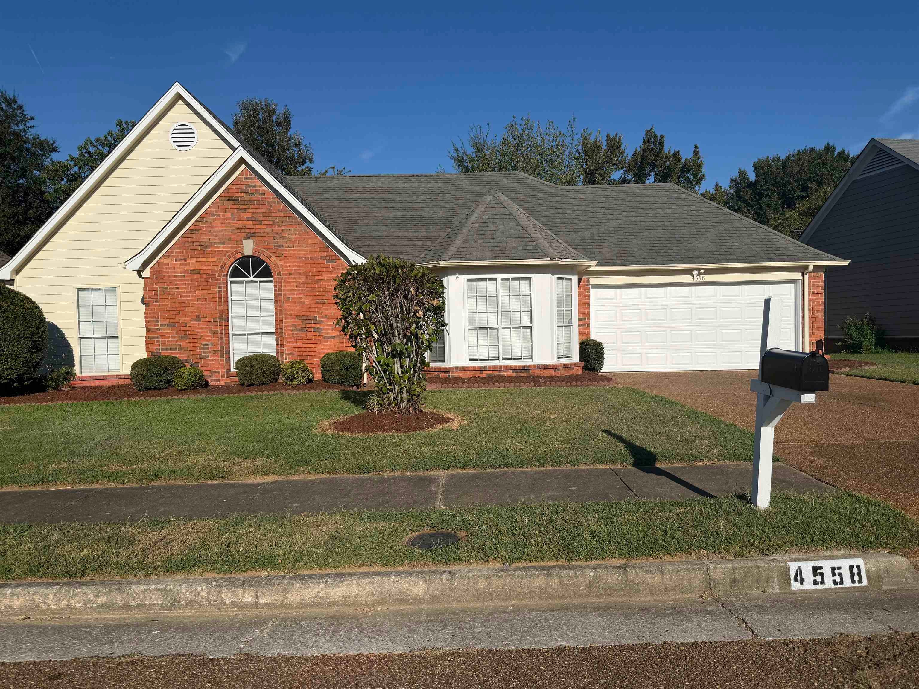 4558 Kings Grant Dr — photo
