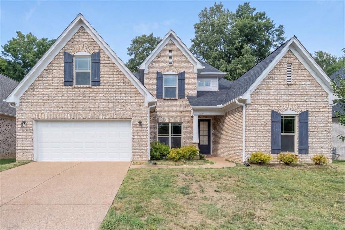 7916 Country Lake Dr — photo