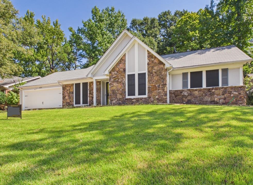 4320 Northwood Hills Dr — photo