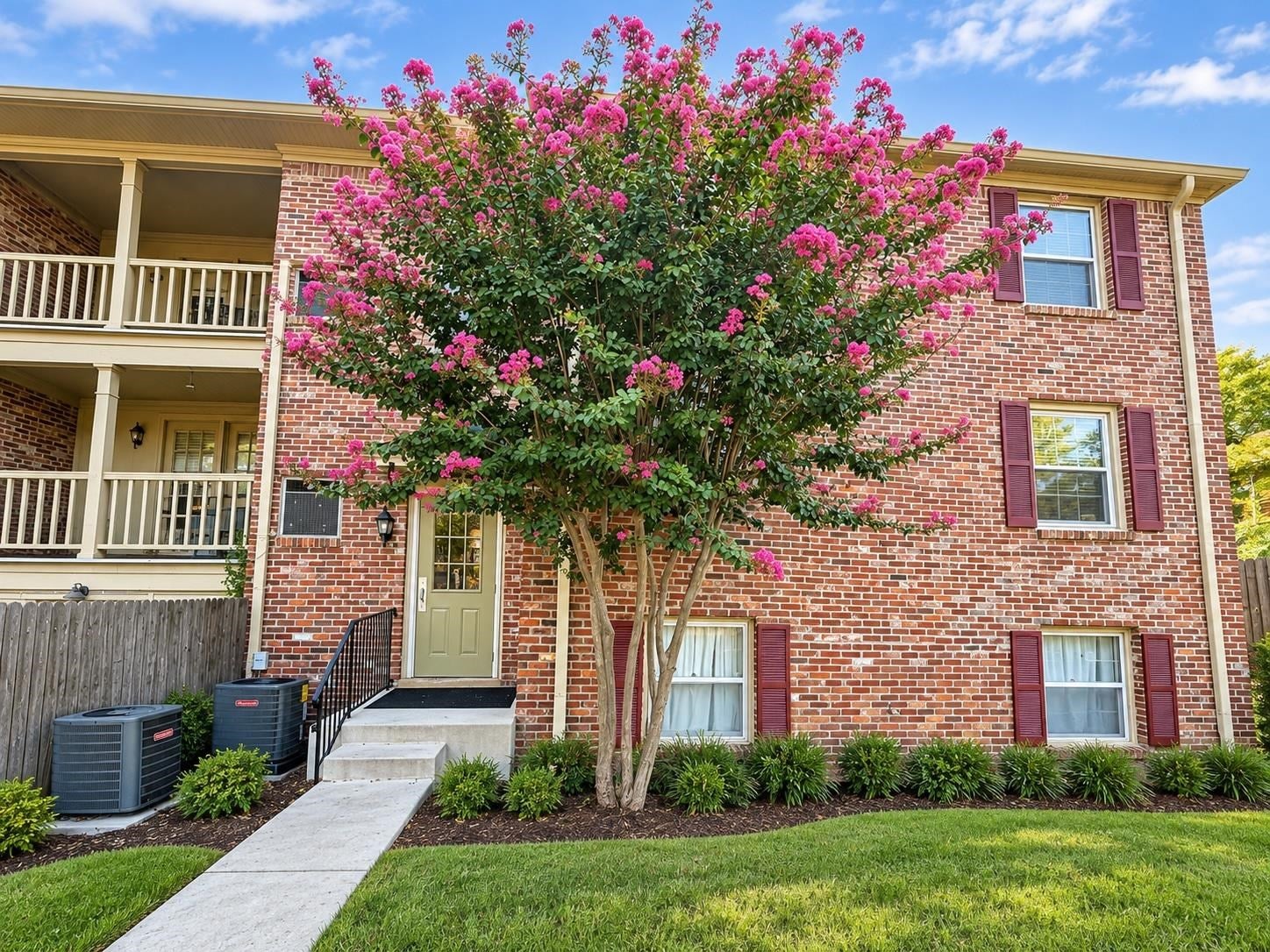 1202 Middle Ct 301 — photo