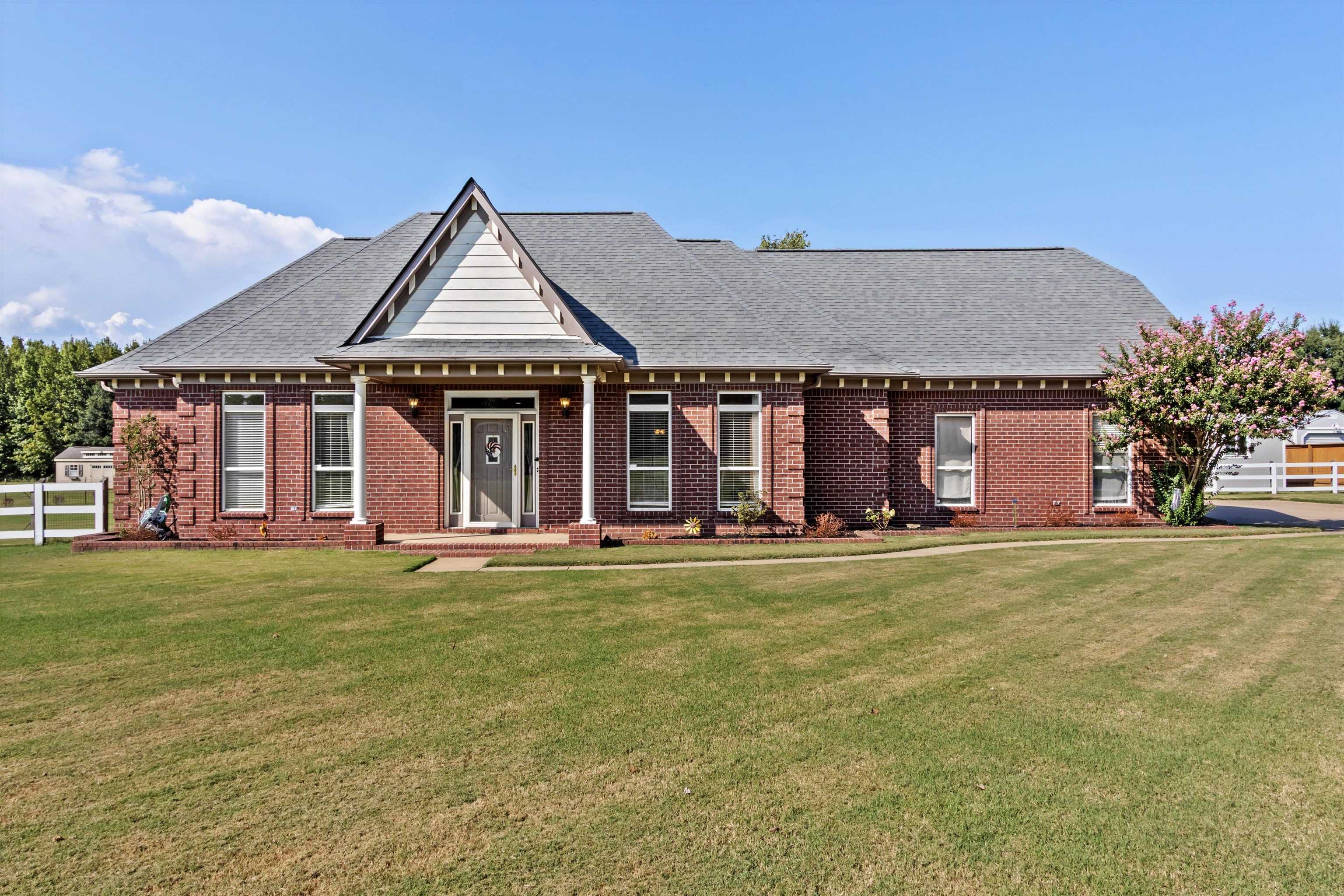 9530 Bolton Estates Rd — photo