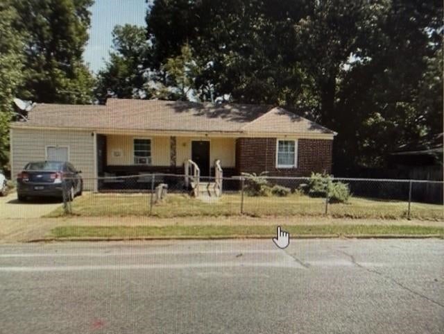 3102 St Charles Dr — photo