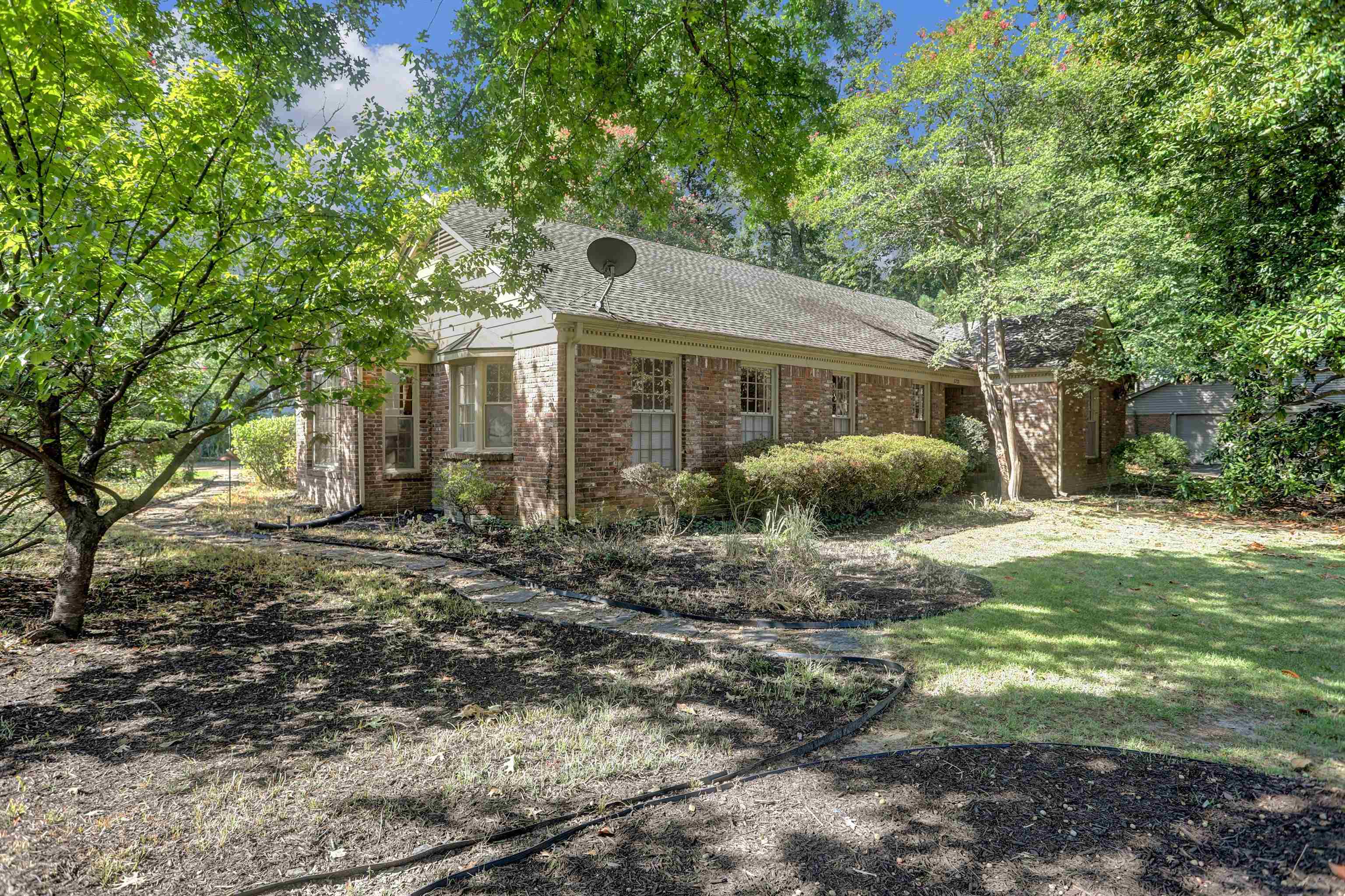 5721 Woodbriar CV — photo