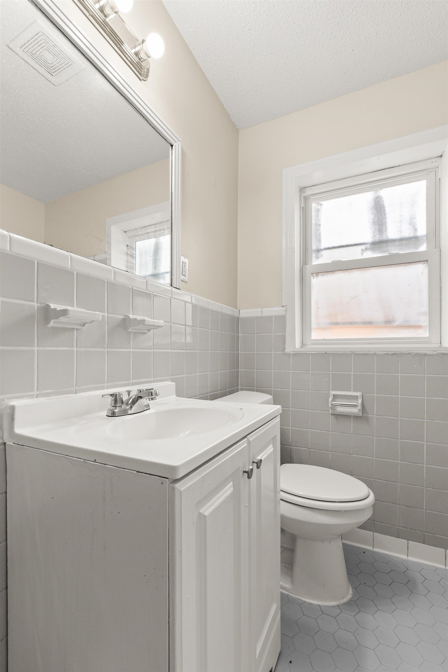 3635 Trudy CV — photo