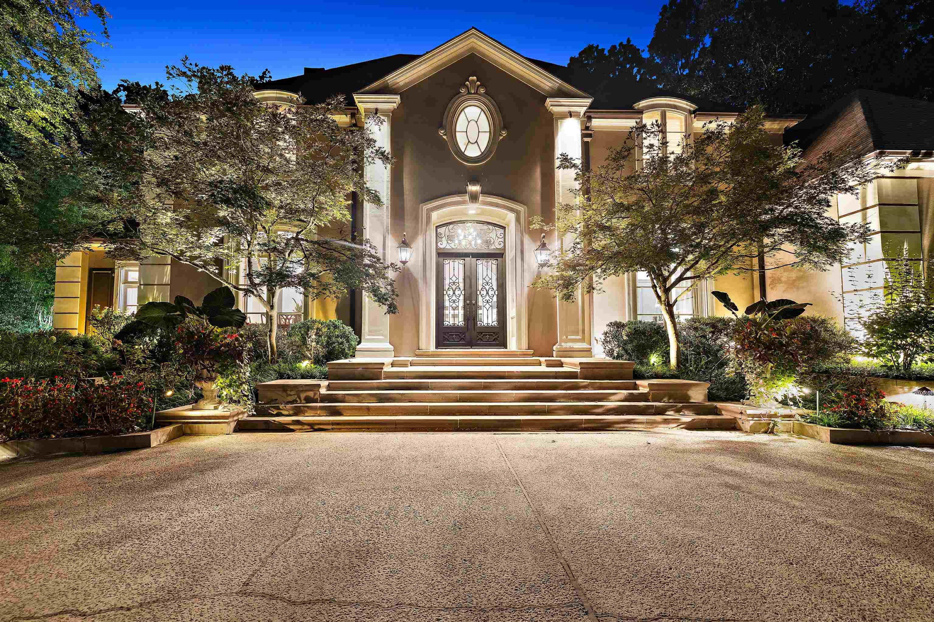 409 N River Oaks Rd — photo
