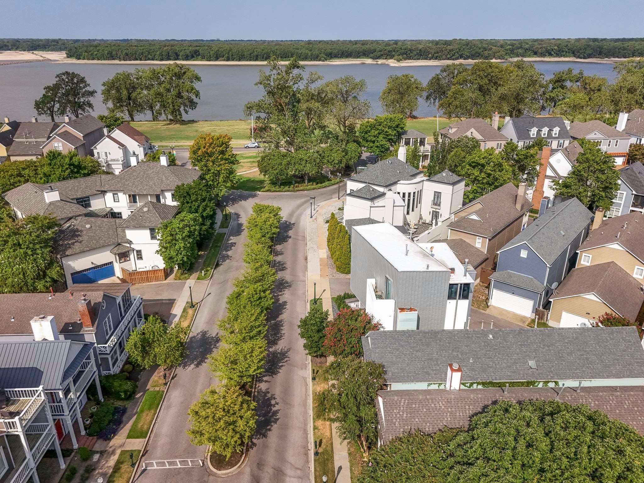 92 Harbor Village Dr — photo