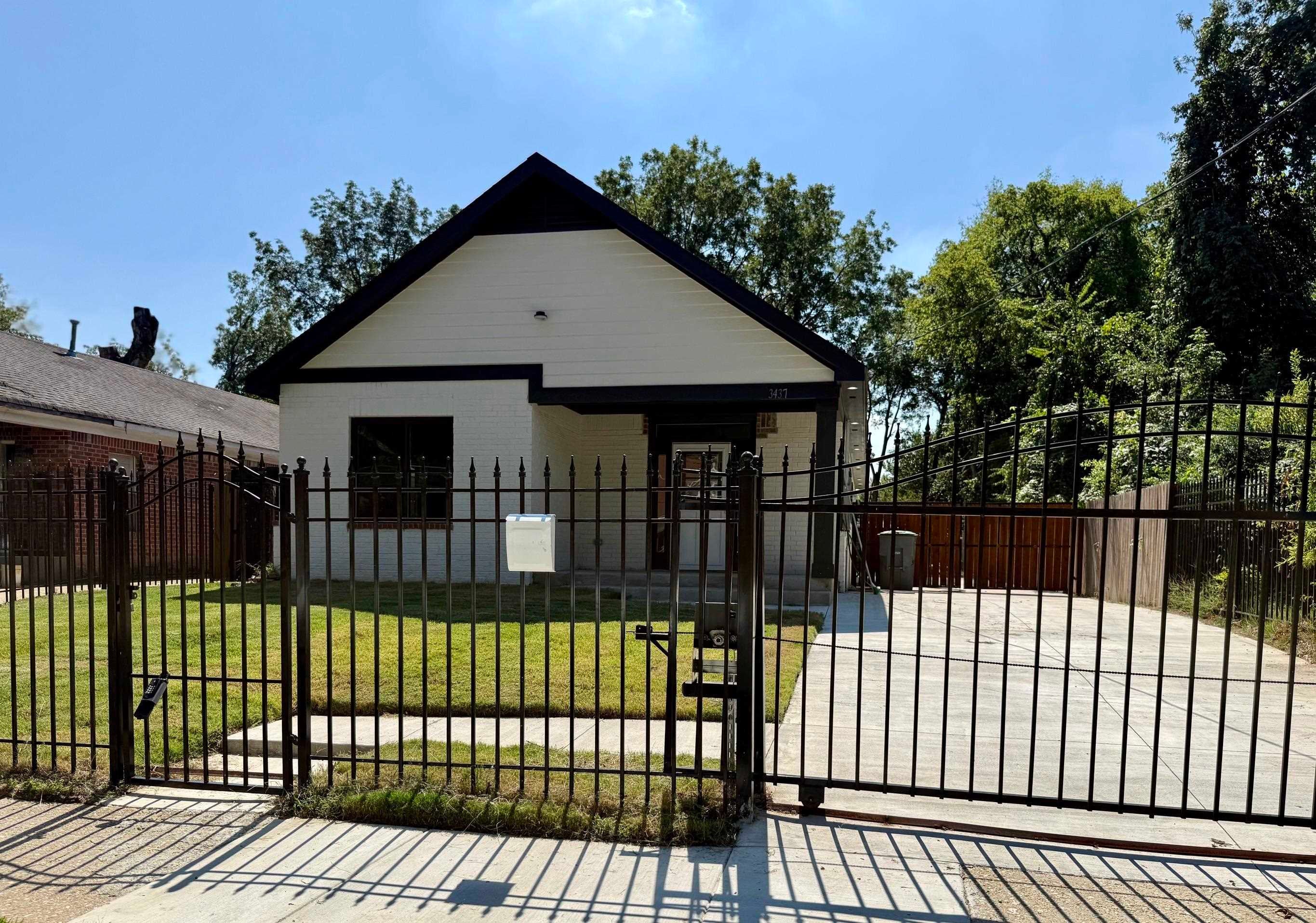 3437 Powell Ave — photo