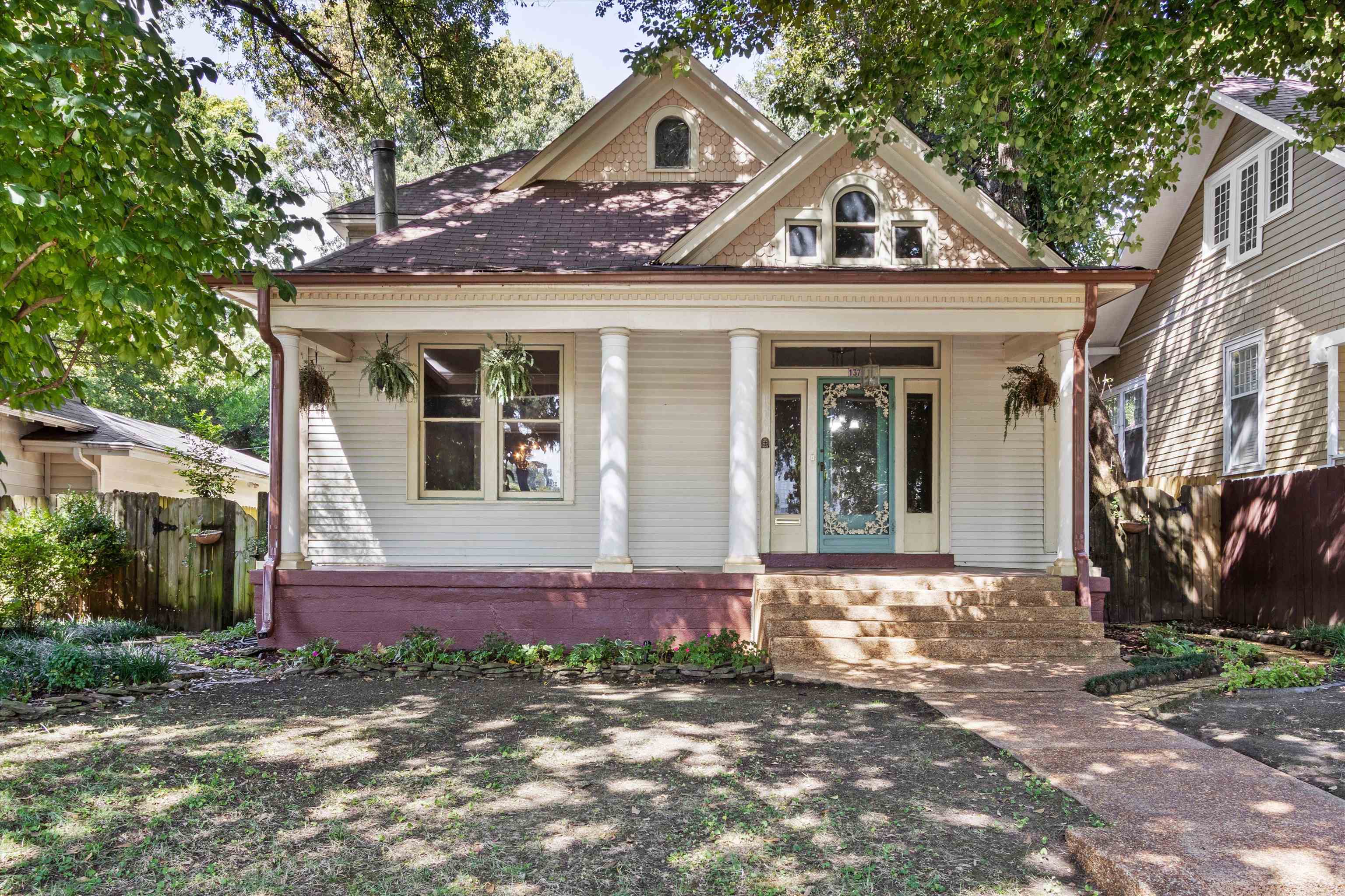 1378 Goodbar Ave — photo