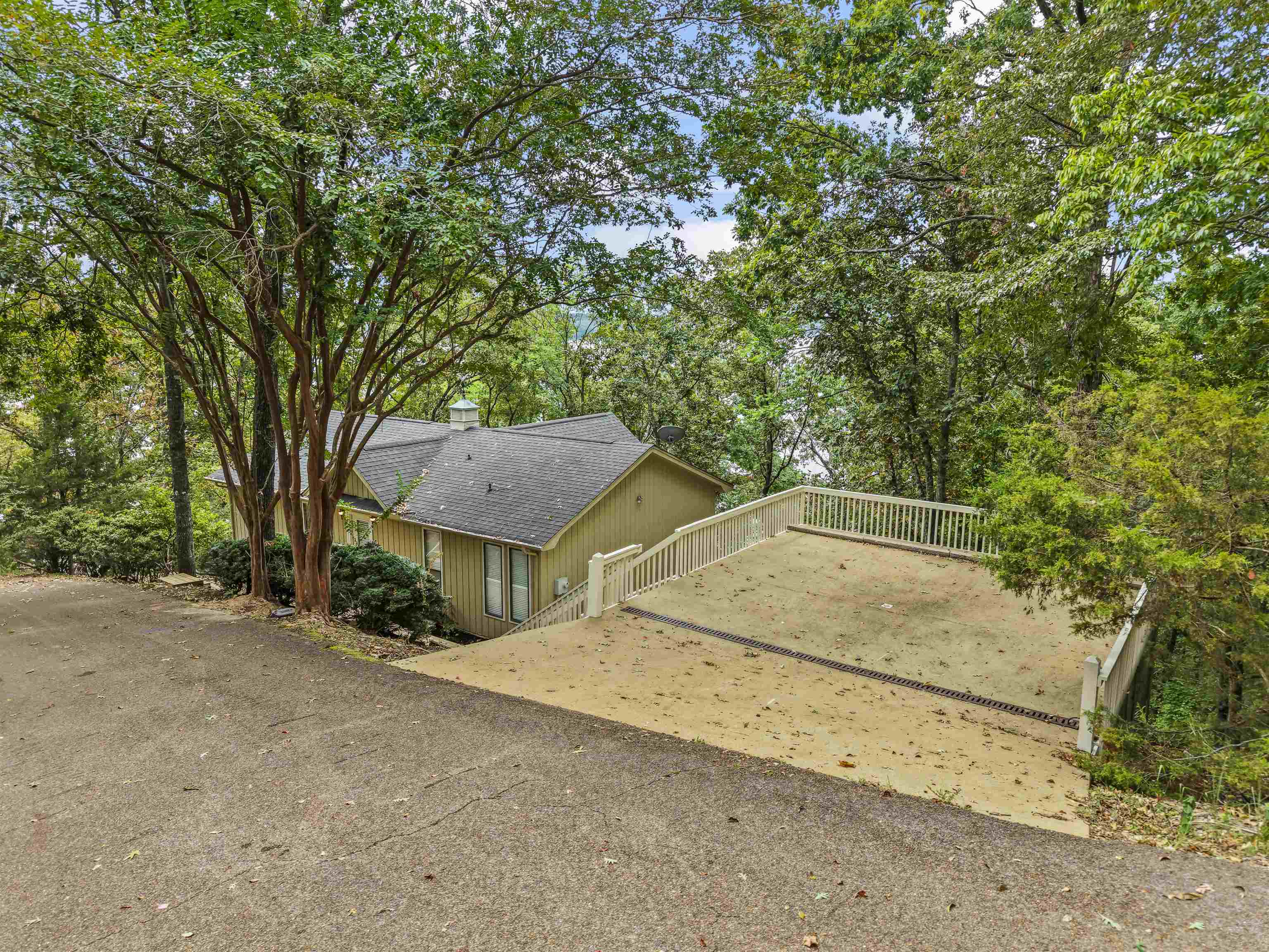 1720 Point Grand Dr — photo