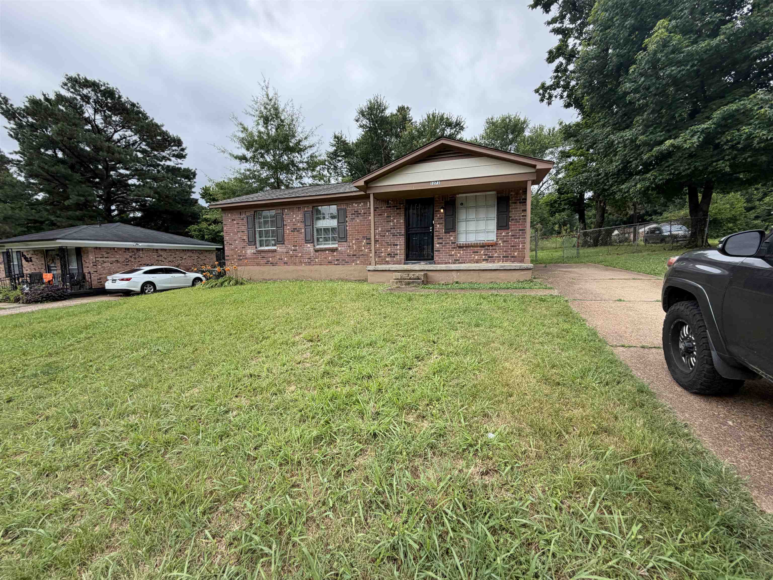1271 Chickamauga Ave — photo