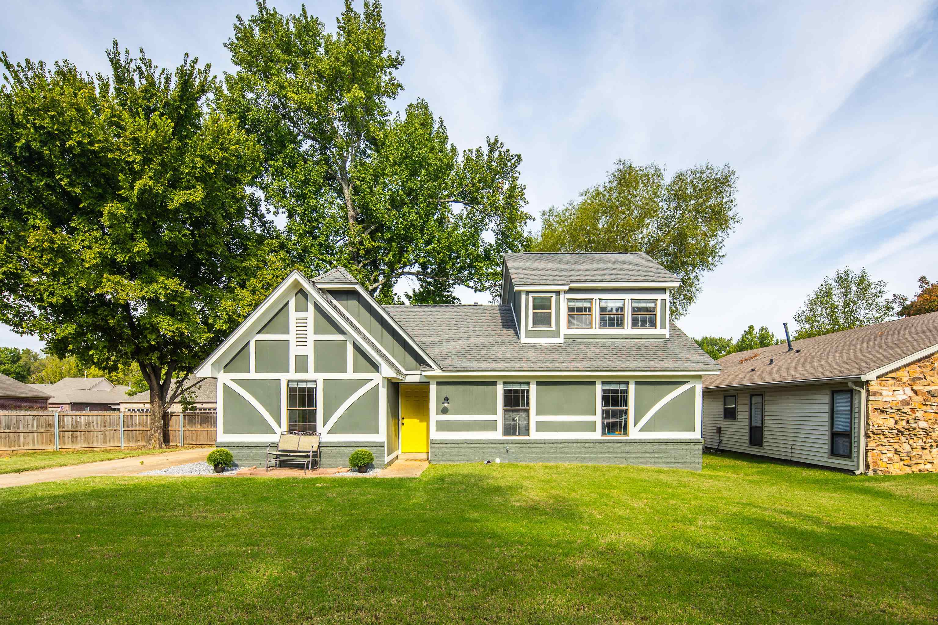 3075 Sleepy Hollow Dr — photo