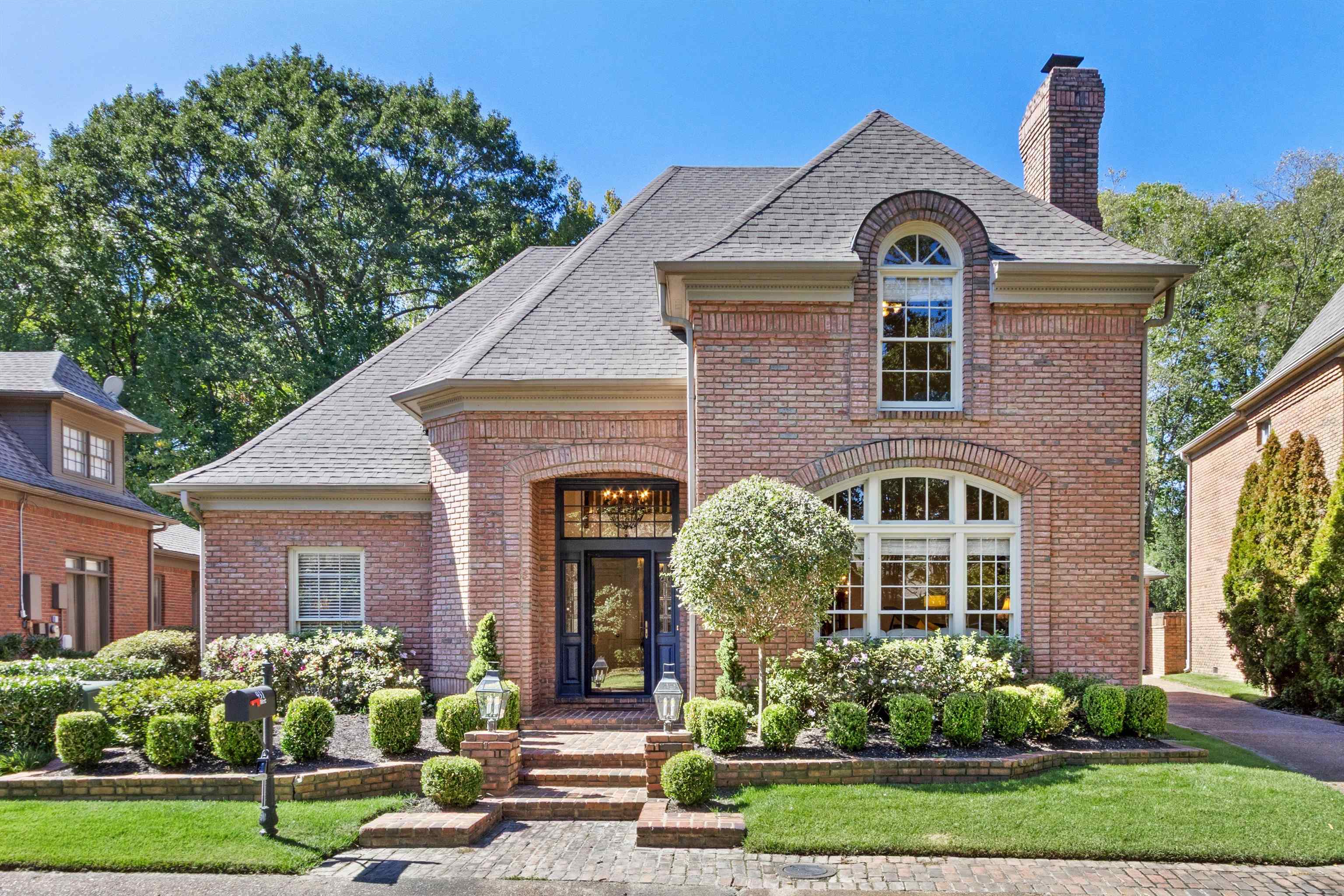 931 W Riverwalk Dr — photo