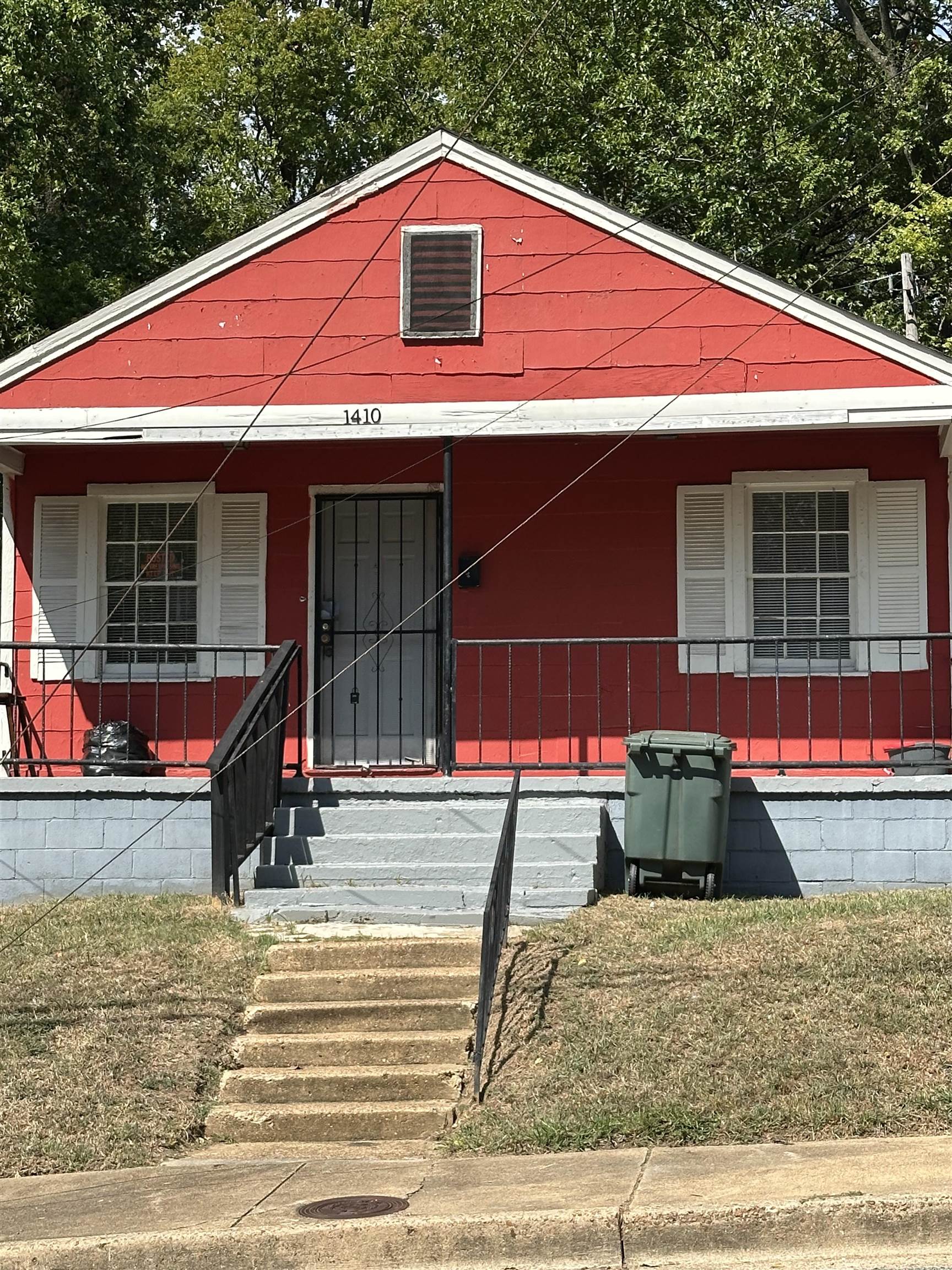 1410 Gold Ave — photo