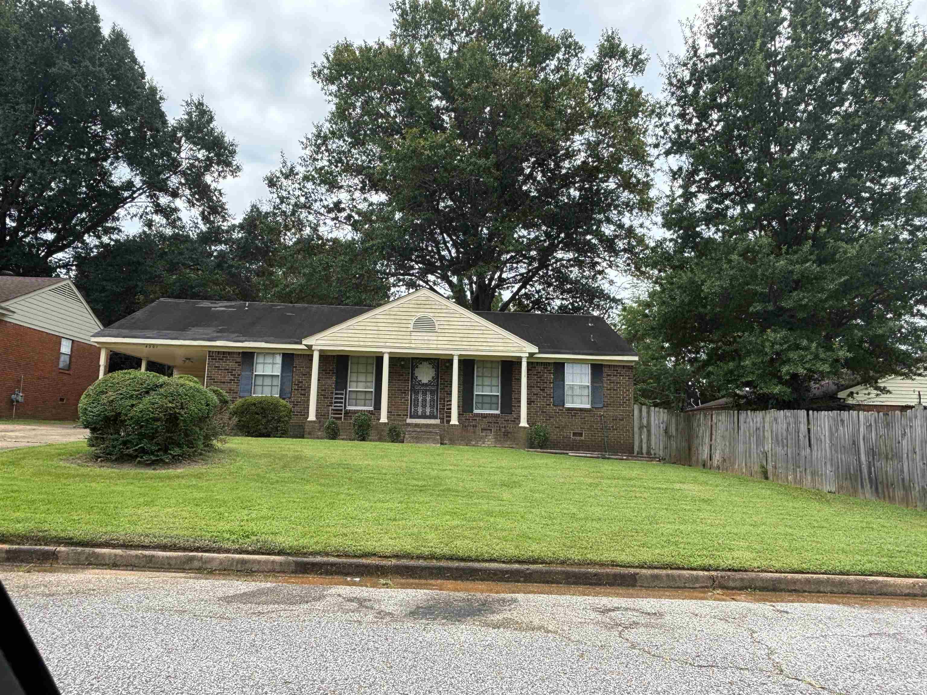 4301 Manorhaven Dr — photo