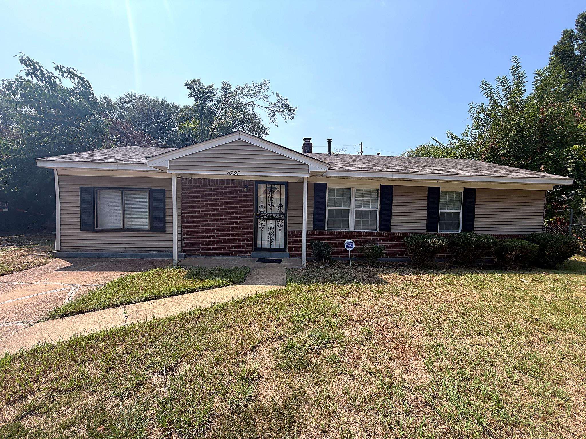 1697 Merrycrest Dr — photo